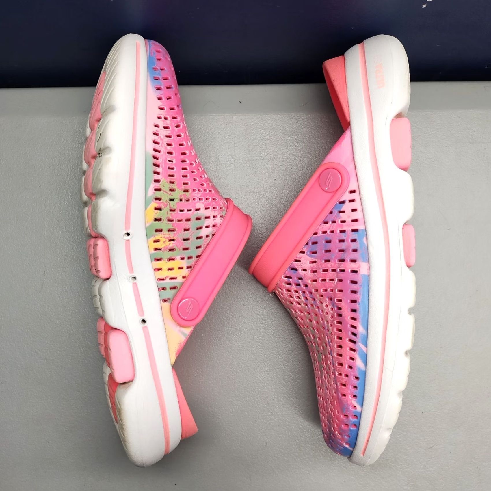 SKECHERS Skechers Cali Gear Foamies Clogs Womens Size 7 Multicolor Tropical Slip On Size ONE SIZE - 3 Thumbnail
