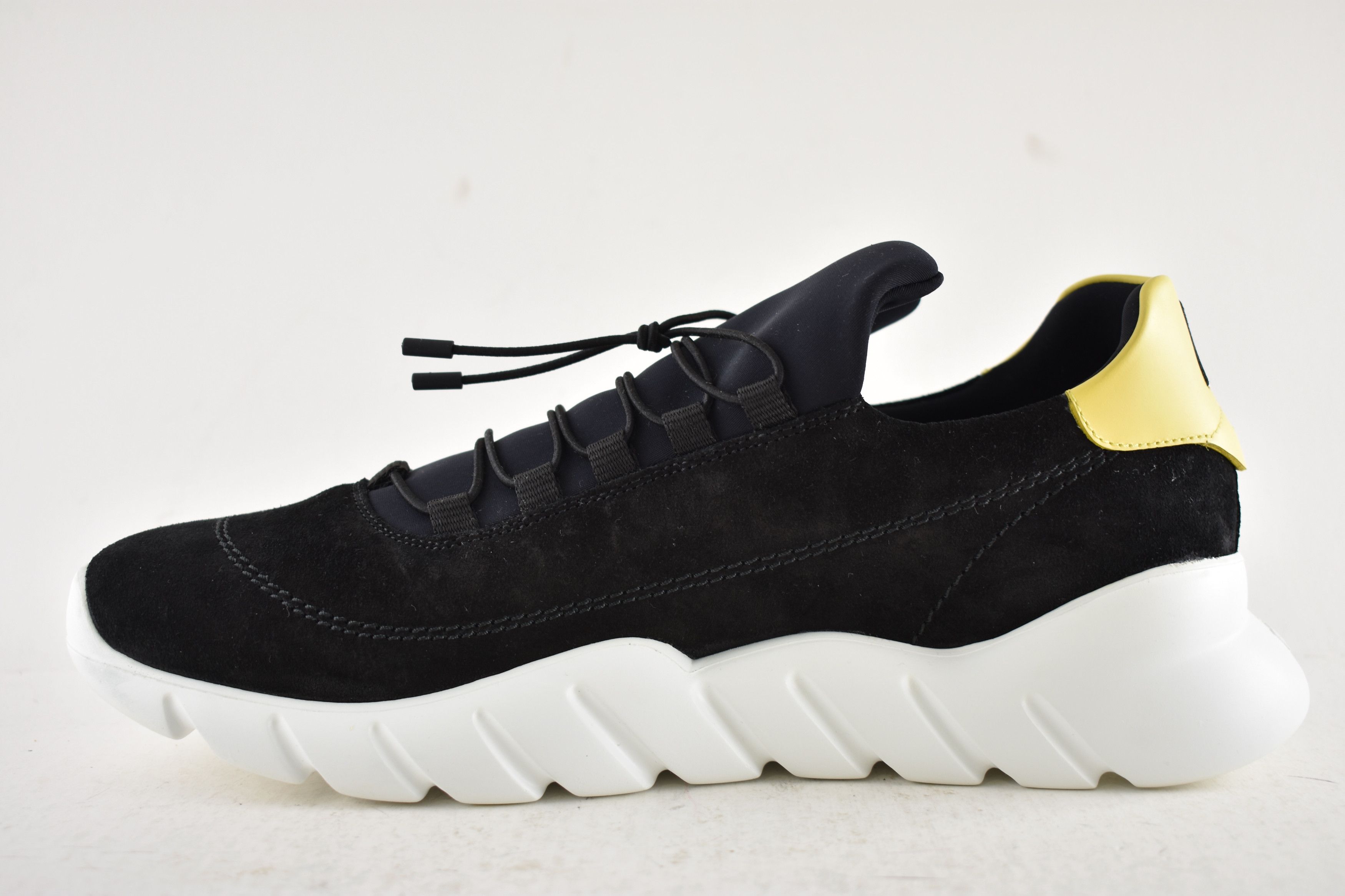 Fendi Fendi White Yellow Runner Trainer Sneaker UK 9.5 US 10.5 Size US 10.5 / EU 43-44 - 8 Thumbnail