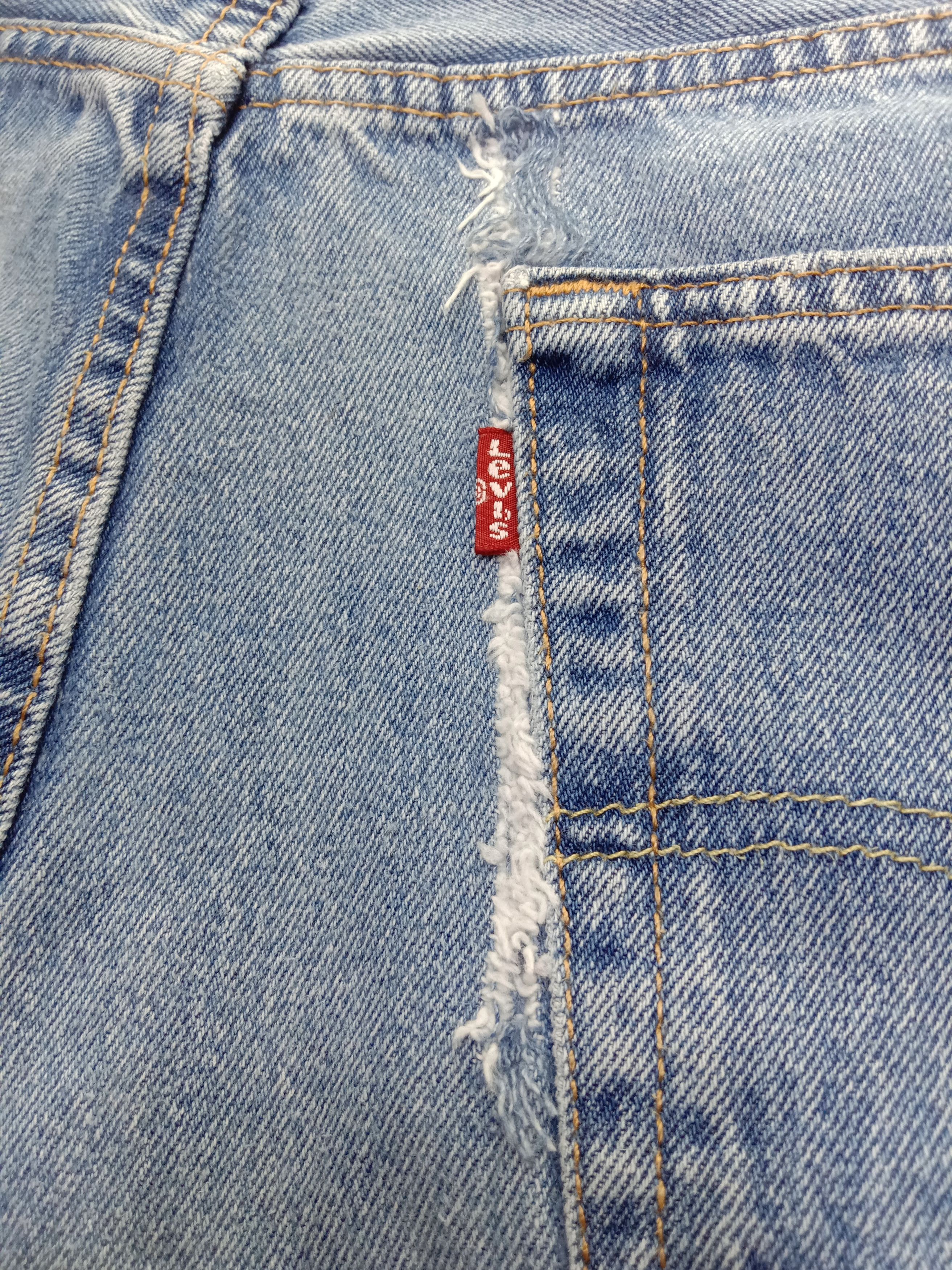 Levi's Vintage Levi's 550 Jeans Relaxed Fit Distressed Denim Size US 37 - 16 Thumbnail