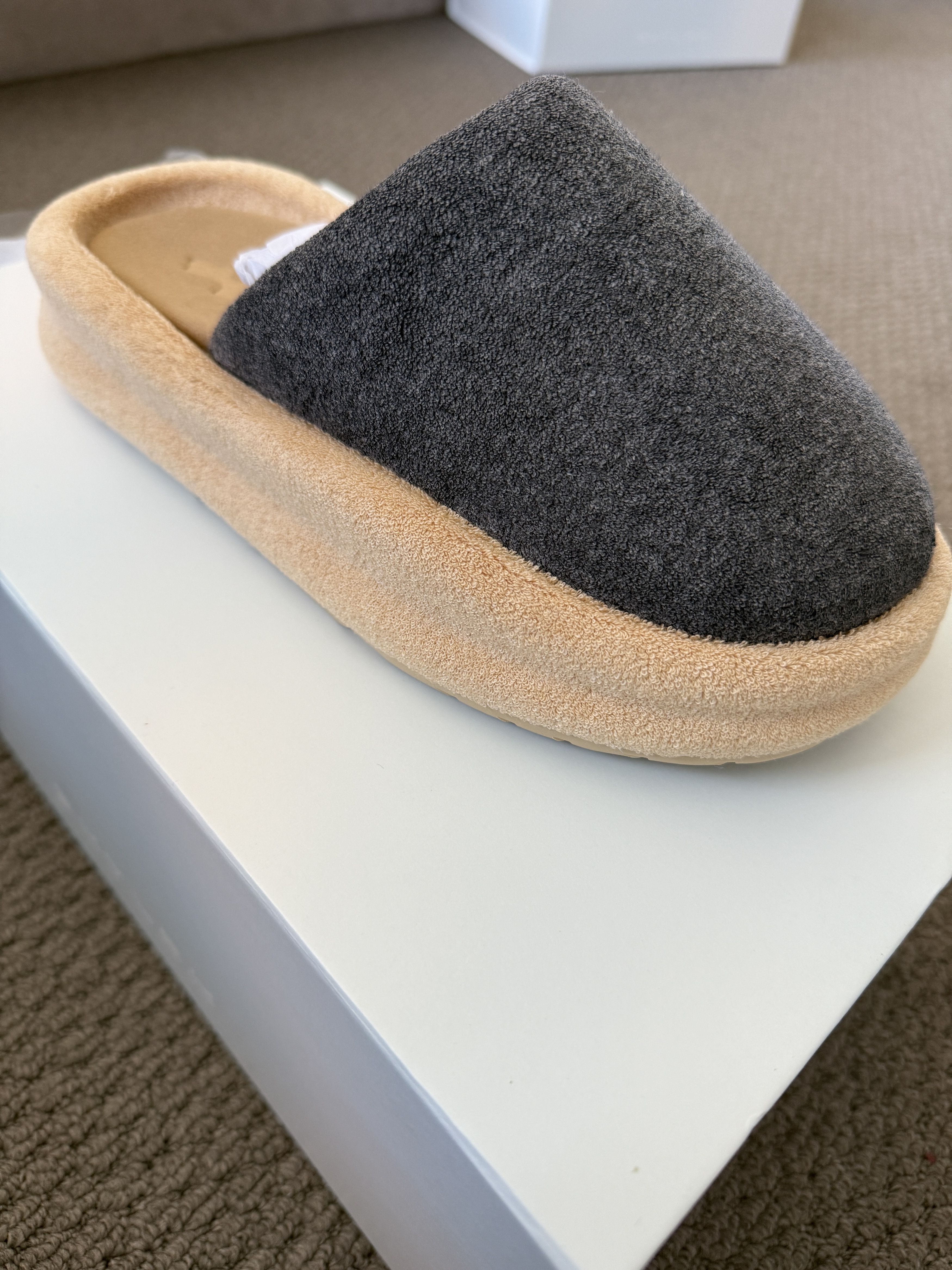 SKYLRK Rest slippers Size US 6 / EU 39 - 6 Thumbnail