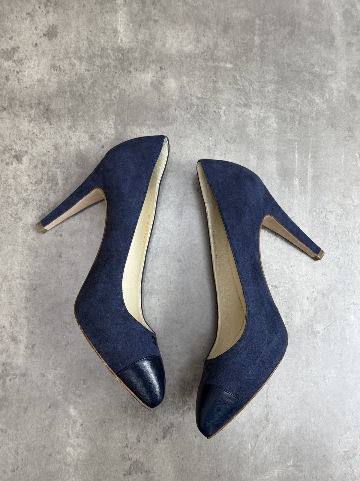 Chanel Chanel CC Blue Suede Cap Toe Heels Pumps Size 38 C Size US 8 / IT 38 - 8 Thumbnail