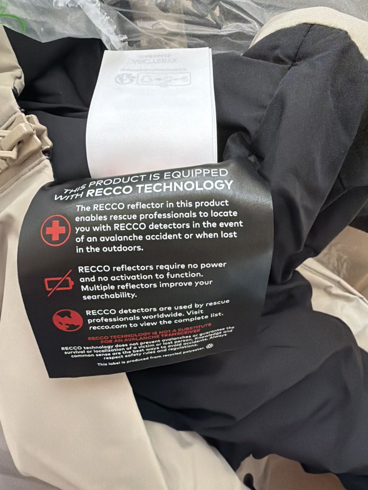 Arc'teryx Arc’teryx Beta Insulated Jacket Black Rune Size US XL / EU 56 / 4 - 20 Thumbnail