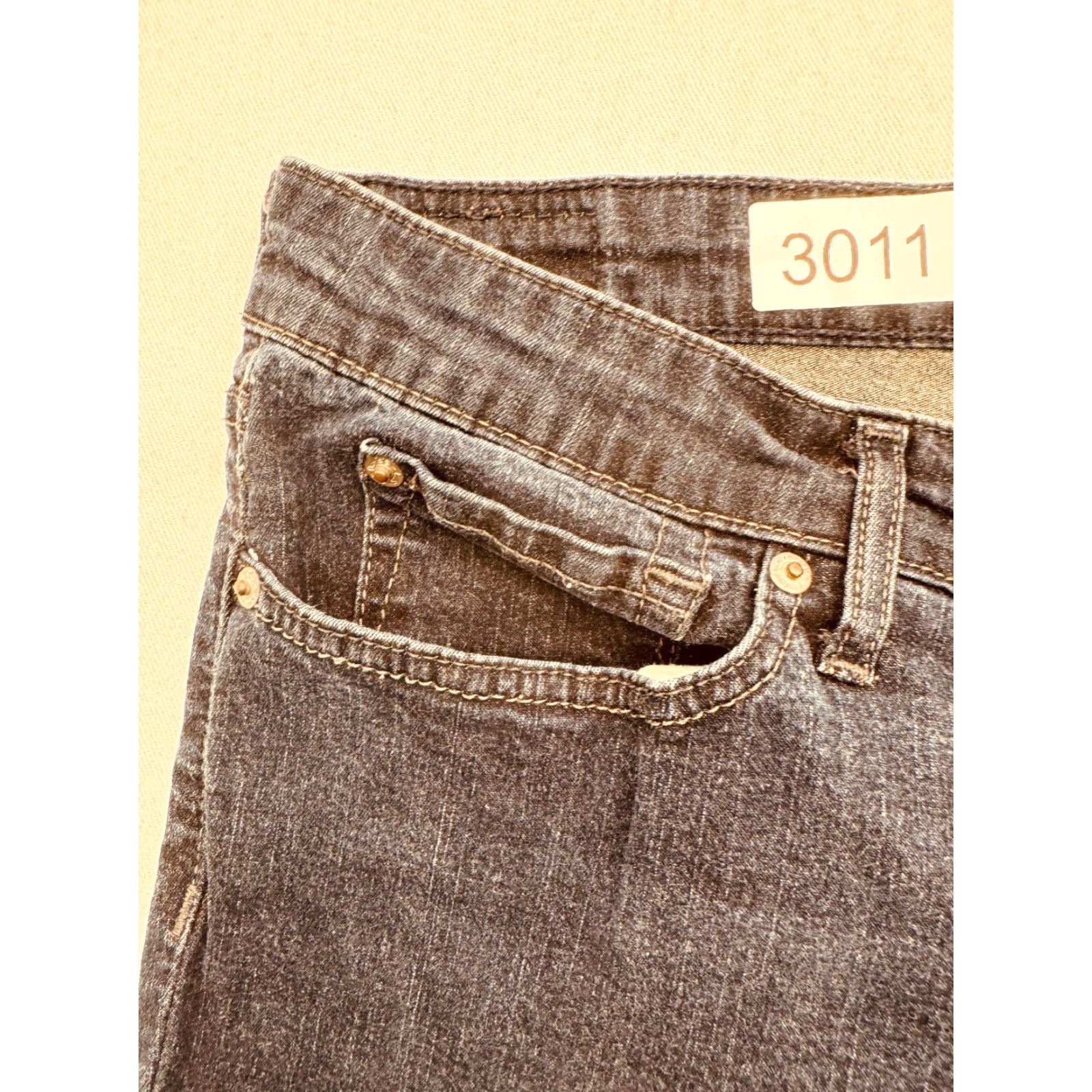 Levi's VINTAGE Levis Signature Womens 12 M Medium Low Rise Boot Cut Jeans Misses Denim 3011 Size 34" / US 12 / IT 48 - 2 Thumbnail