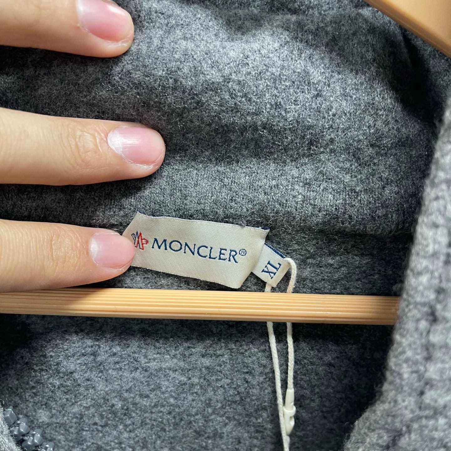 Moncler Moncler Mist Gray Colorblocked Armband Puffer Jacket XL Size XL / US 12-14 / IT 48-50 - 4 Thumbnail