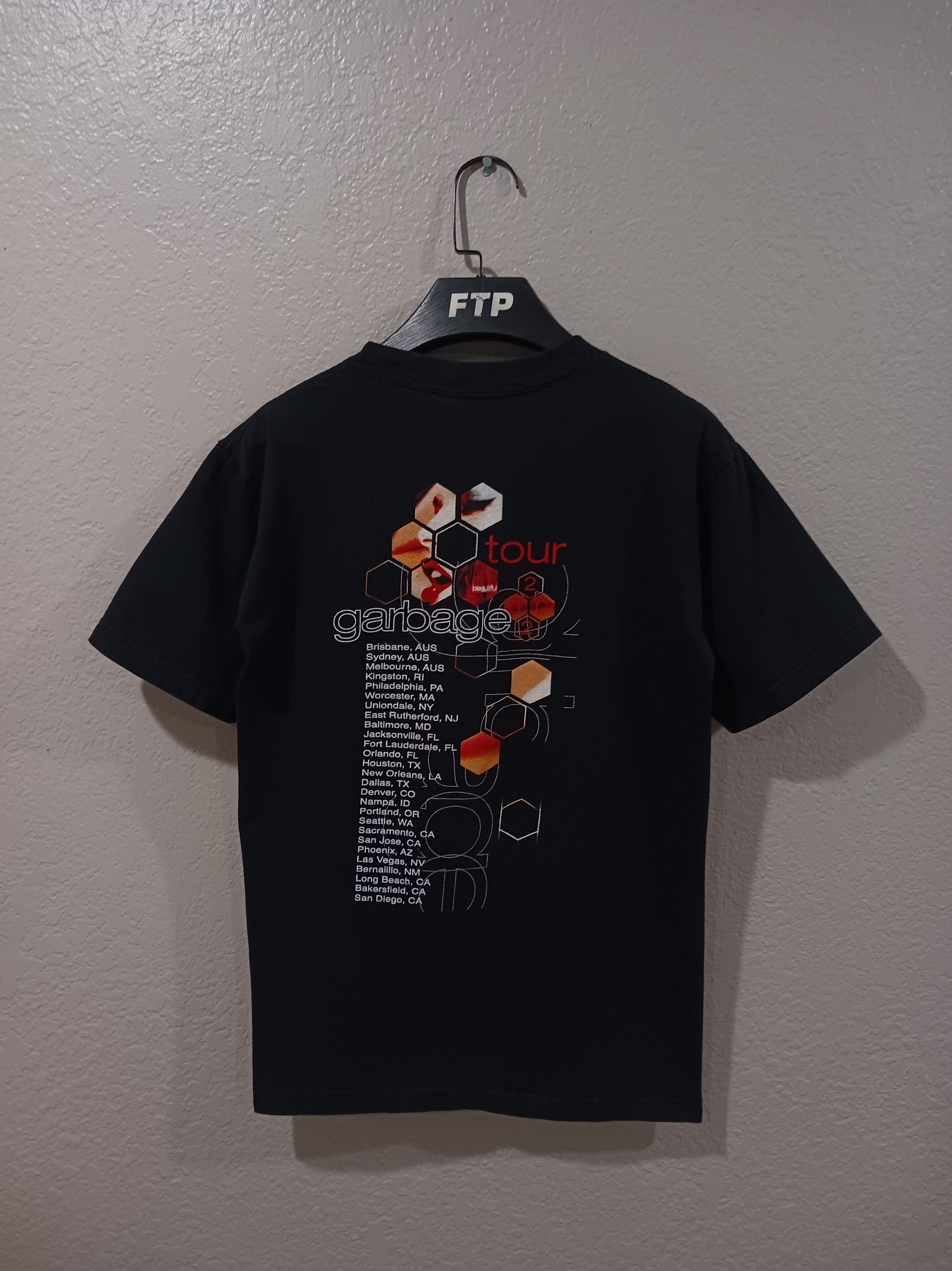 Vintage Garbage Beautiful Garbage World Tour Vintage 2002 Cygnus Tee Size US S / EU 44-46 / 1 - 2 Thumbnail