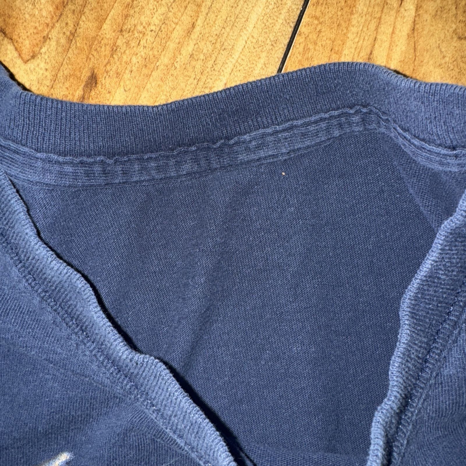The Mountain × Vintage Vintage Y2K Style Wolf T-Shirt Navy Blue 22x26 Large Size US L / EU 52-54 / 3 - 3 Thumbnail