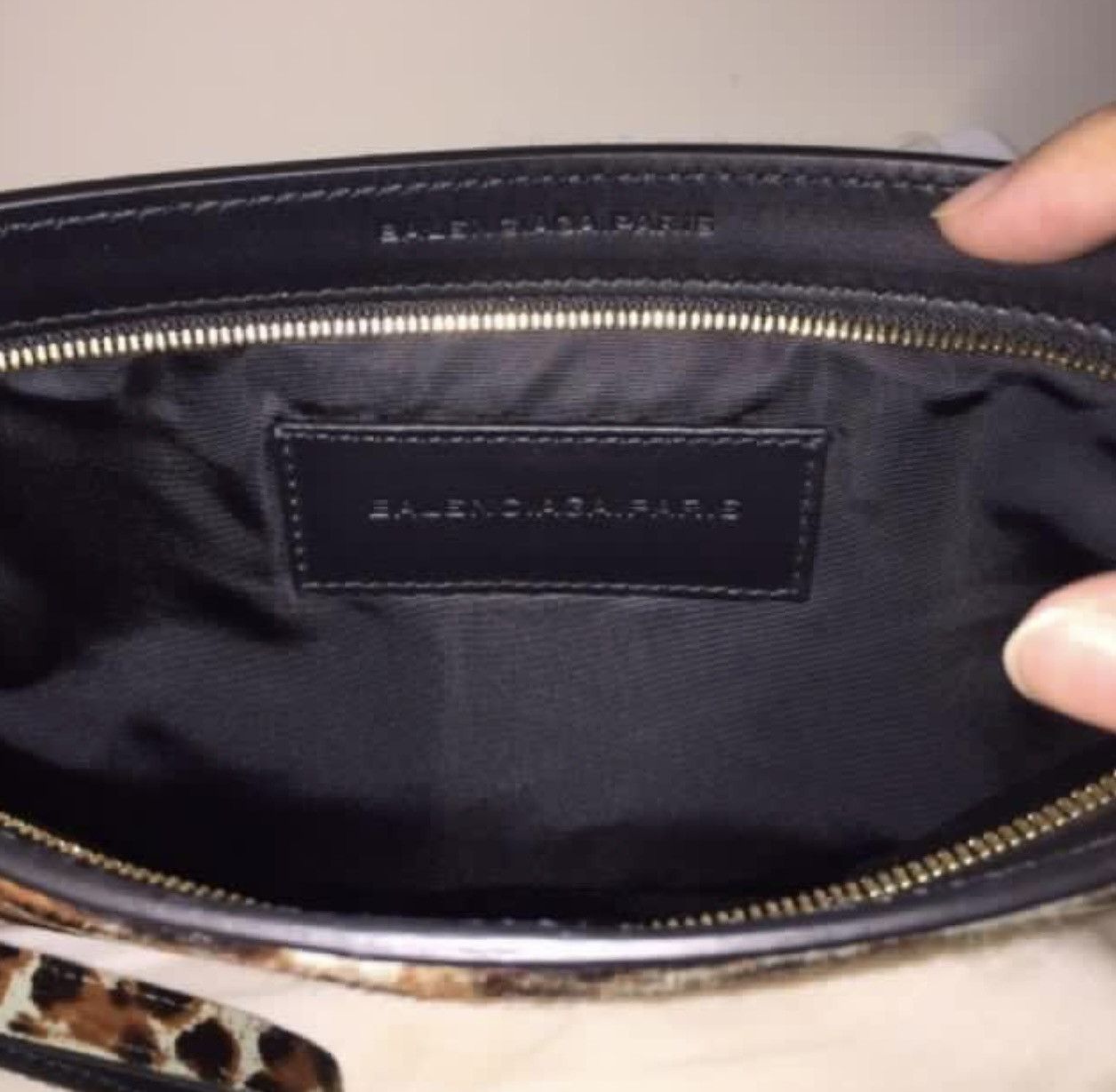 Balenciaga Balenciaga Clutch Bag 100% new Never use With dust bag Size ONE SIZE - 3 Thumbnail