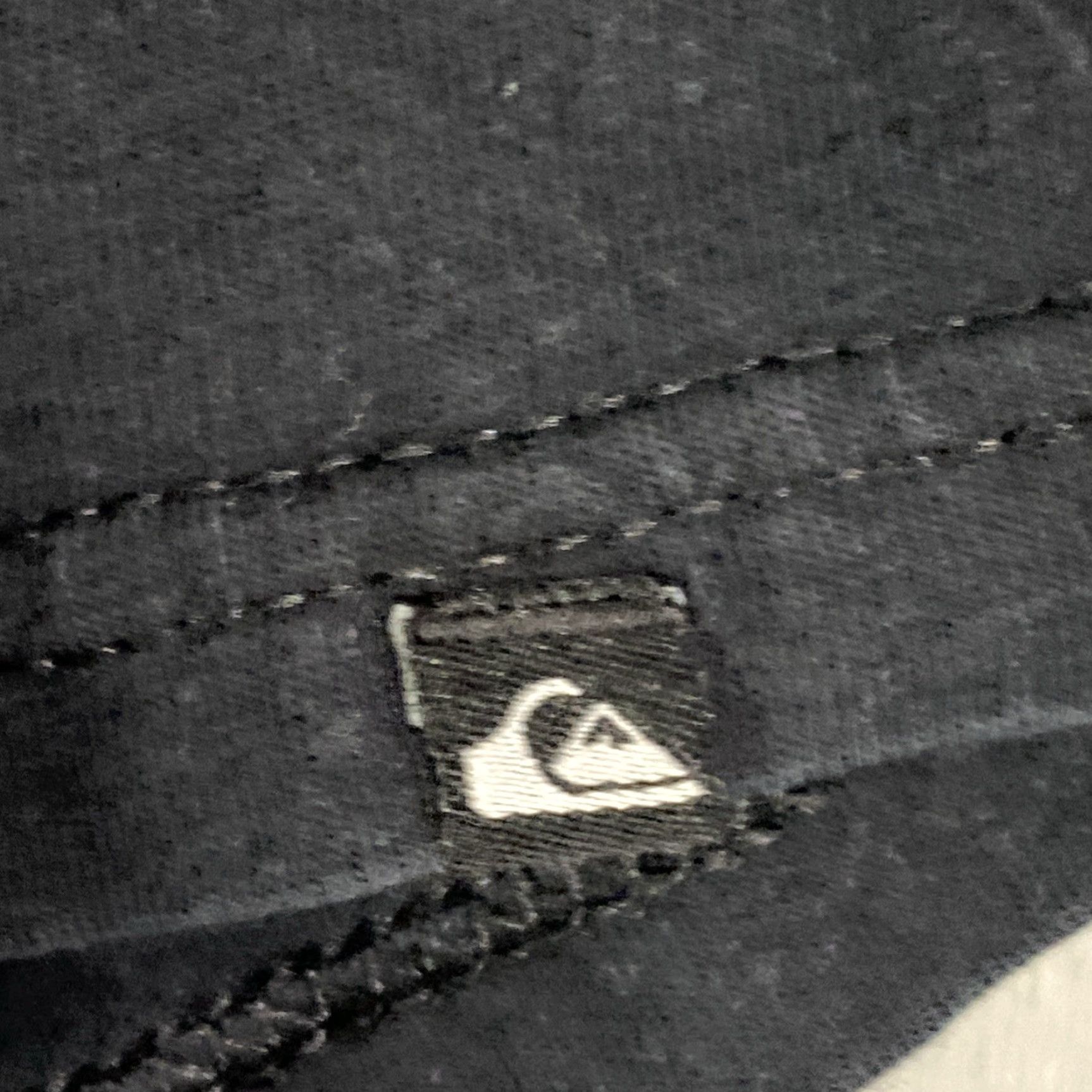 Quiksilver VINTAGE Quiksilver T-Shirt Surfing Beach Grunge Black L Mens 90s Gift? Size US L / EU 52-54 / 3 - 7 Thumbnail