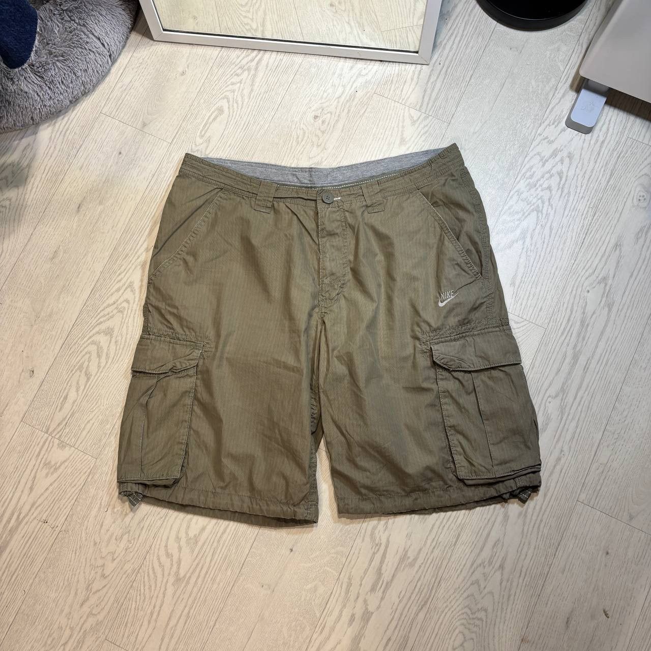 Nike Nike vintage cargo short Size:36 Size US 36 / EU 52 - 1 Thumbnail