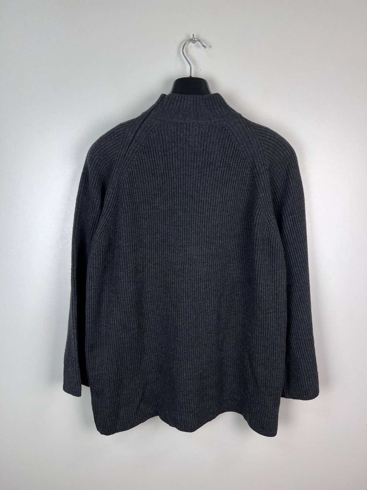 Gianfranco Ferre Gianfranco Ferre 90s giant he sweater woman size XL Size XL / US 12-14 / IT 48-50 - 2 Thumbnail