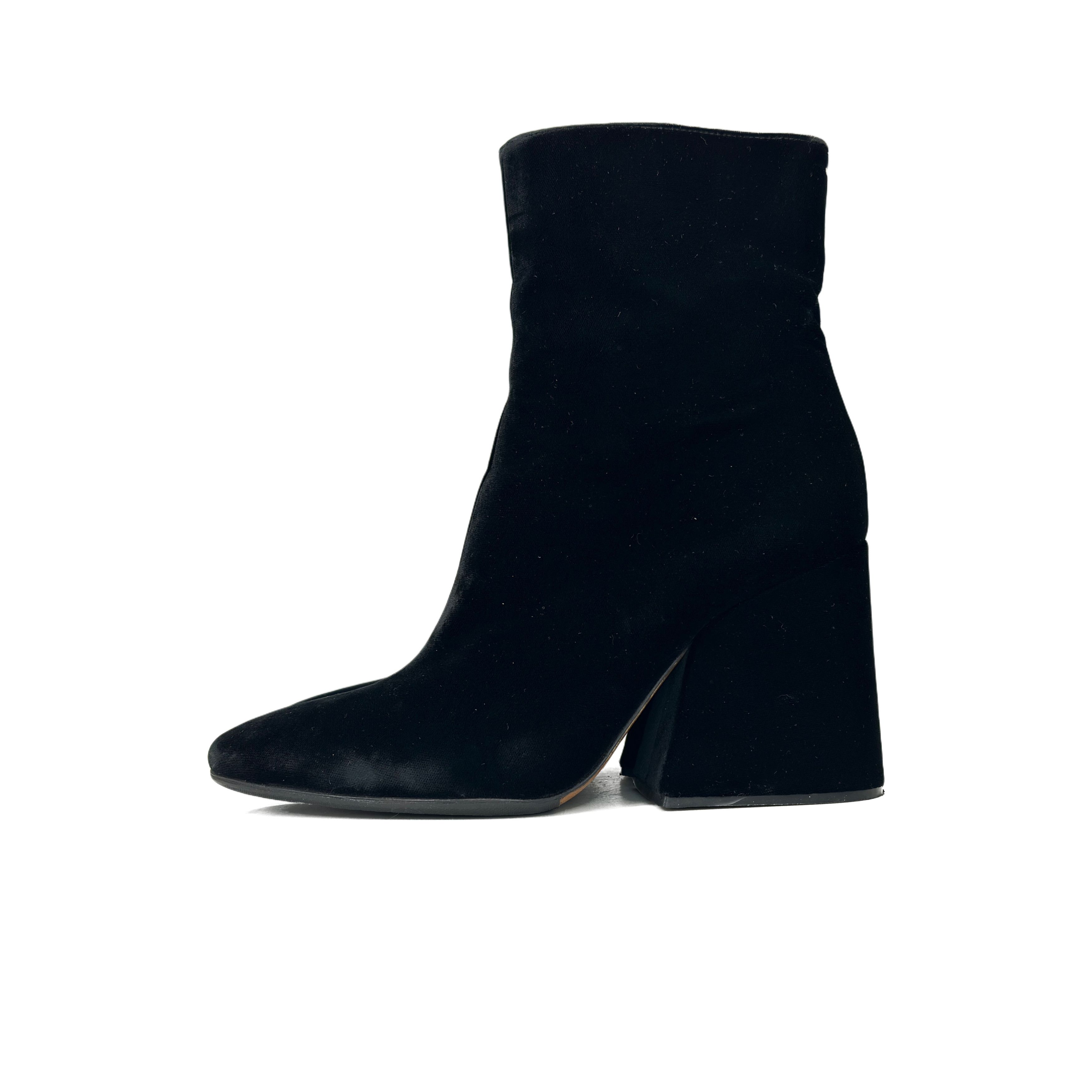 Maison Margiela Maison Margiela Velvet Tabi Boots Size 39 Size US 9 / IT 39 - 1 Thumbnail