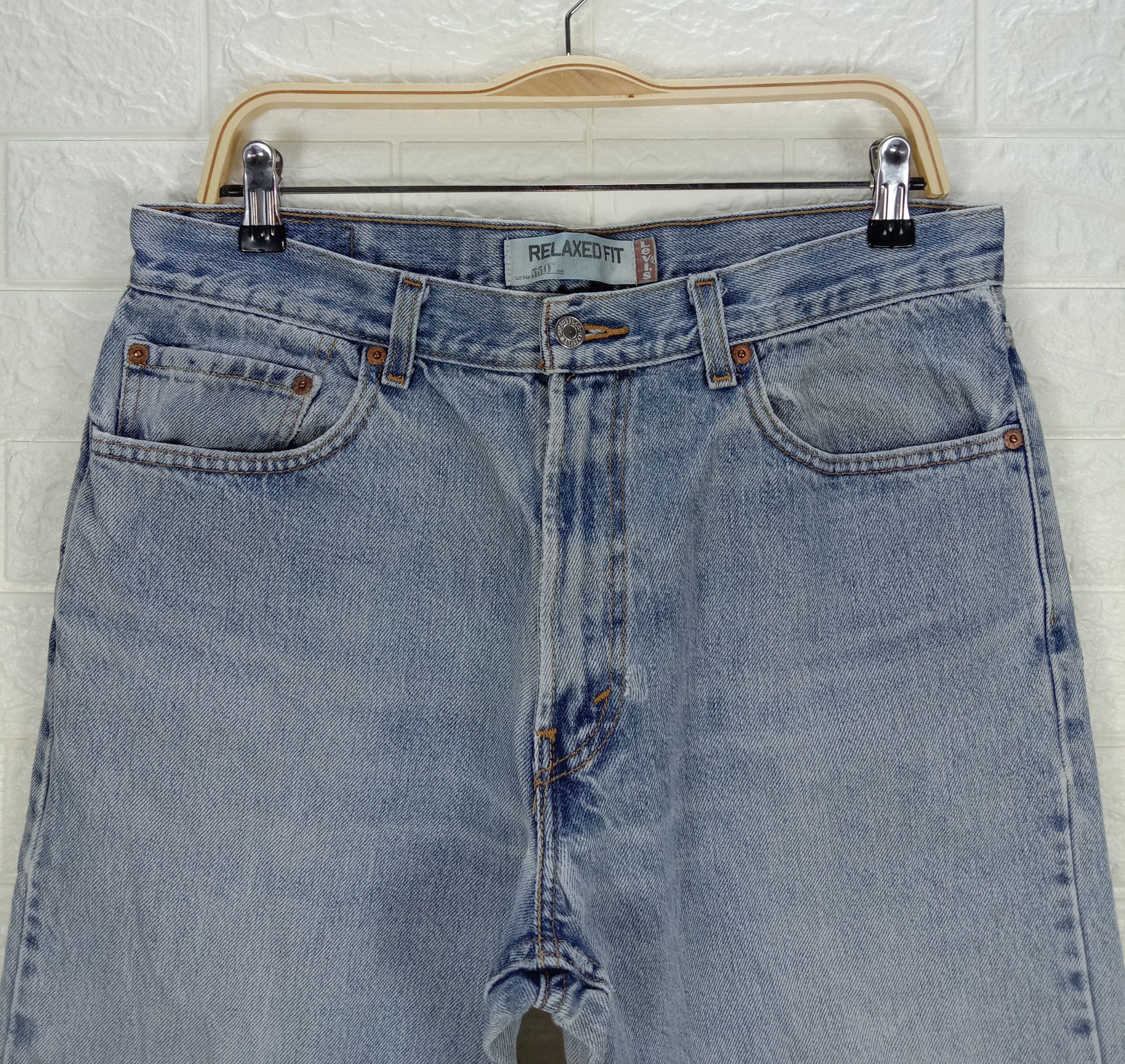 Levi's Vintage Levi's 550 Jeans Light Wash Distressed Denim Size US 34 / EU 50 - 2 Thumbnail