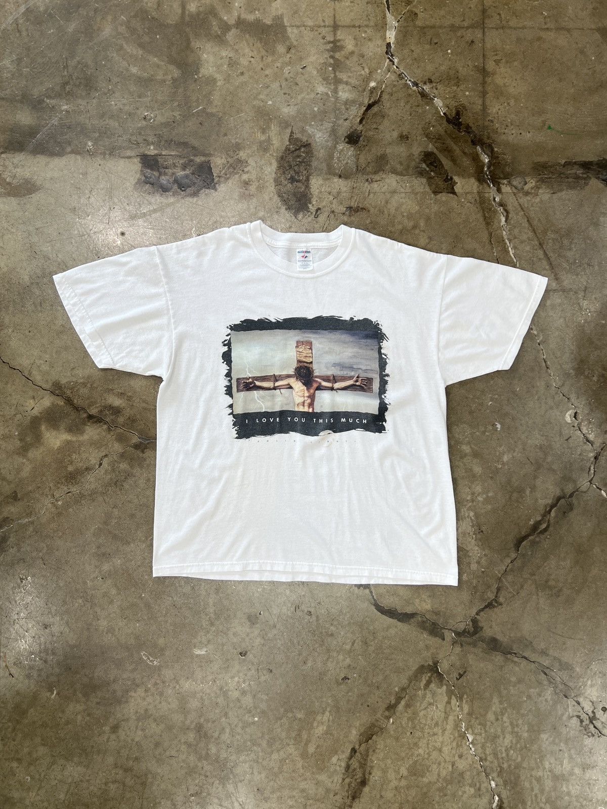 Vintage Vintage Jesus on the Cross Love You This Much Tee XL Size US XL / EU 56 / 4 - 2 Thumbnail