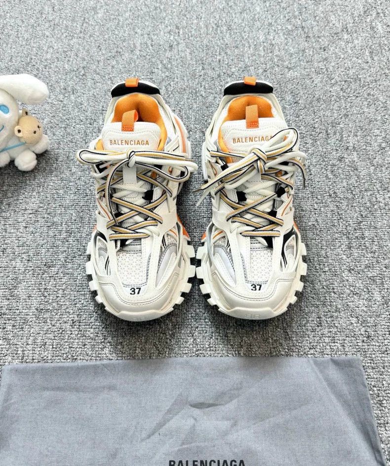 Balenciaga Balenciaga White Orange Track Low-Top Casual Dad Shoes 2502 Size US 5 / EU 37 - 1 Thumbnail