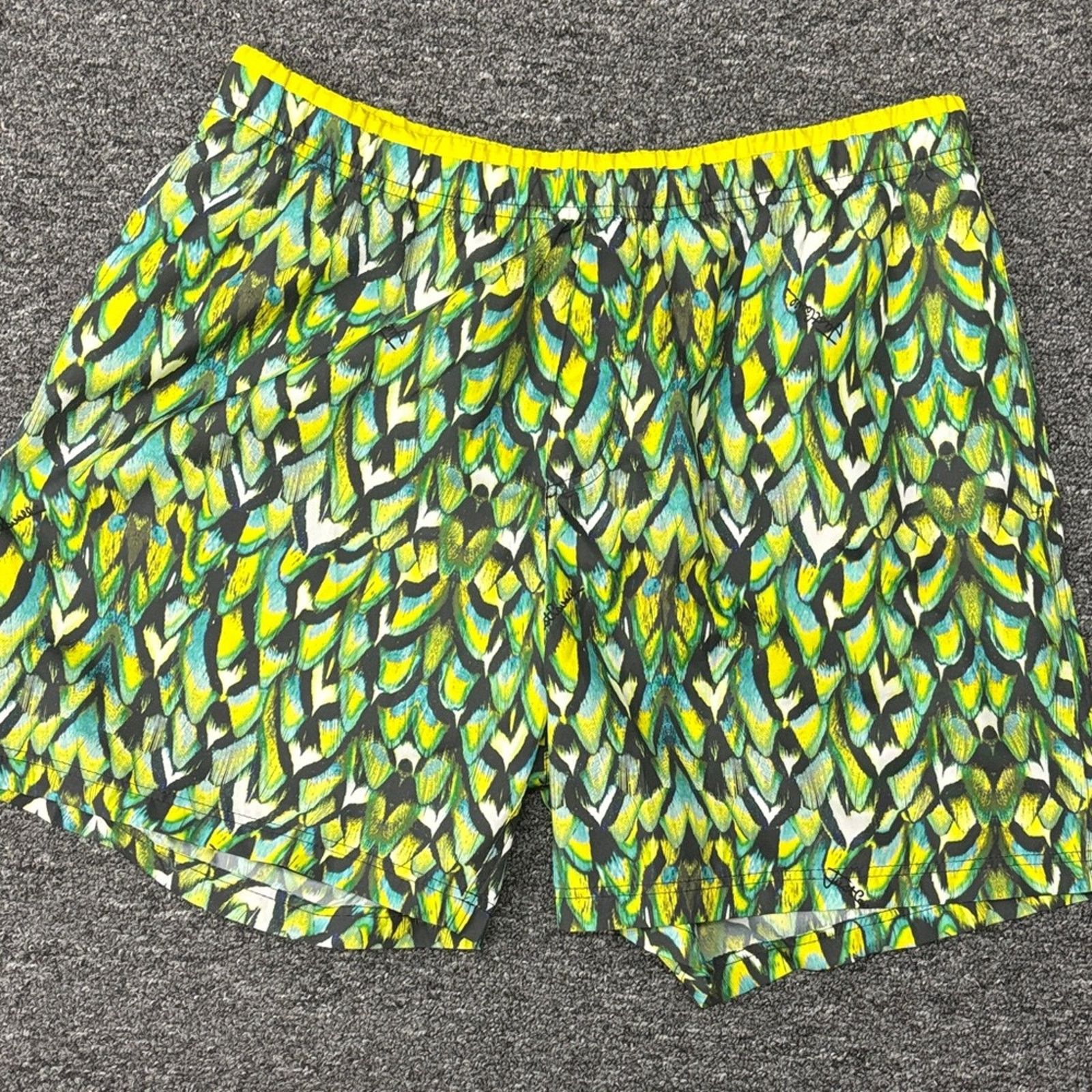 Just Cavalli NWT Just Cavalli Peacock Feather Print Shorts in Green siz M Size US 36 / EU 52 - 1 Thumbnail