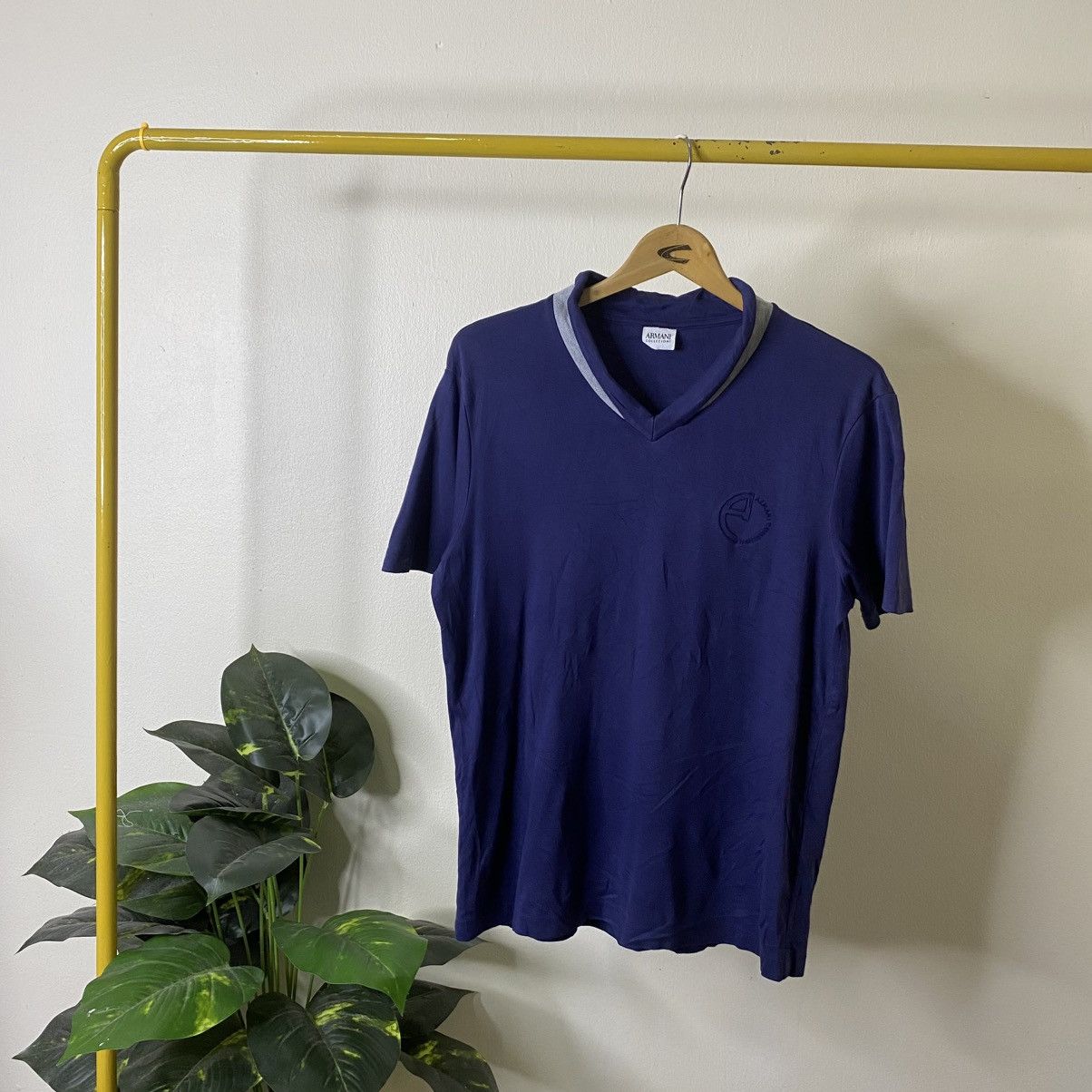 Armani Collezioni Navy Blank V Neck T Shirt Size US M / EU 48-50 / 2 - 1 Thumbnail