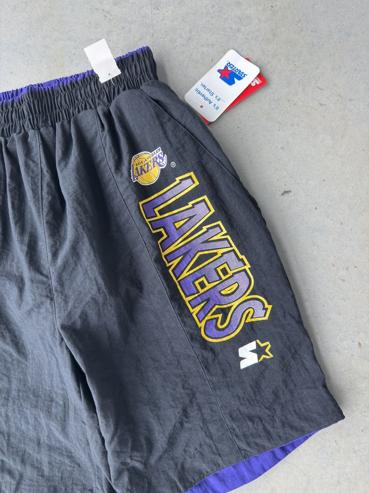 NBA Vintage 90s LA Lakers Starter Basketball Shorts Size US 26 / EU 42 - 3 Thumbnail