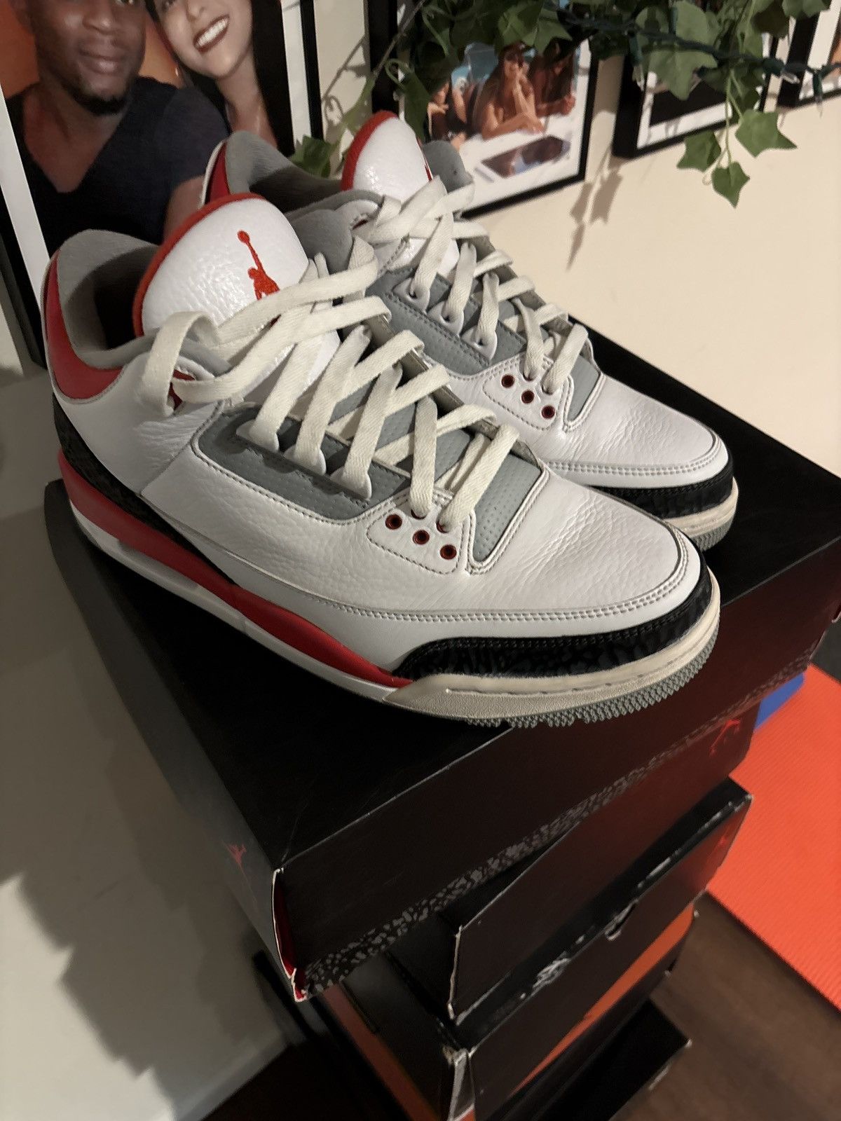 Jordan Brand Fired Red 3 Size US 11 / EU 44 - 2 Thumbnail