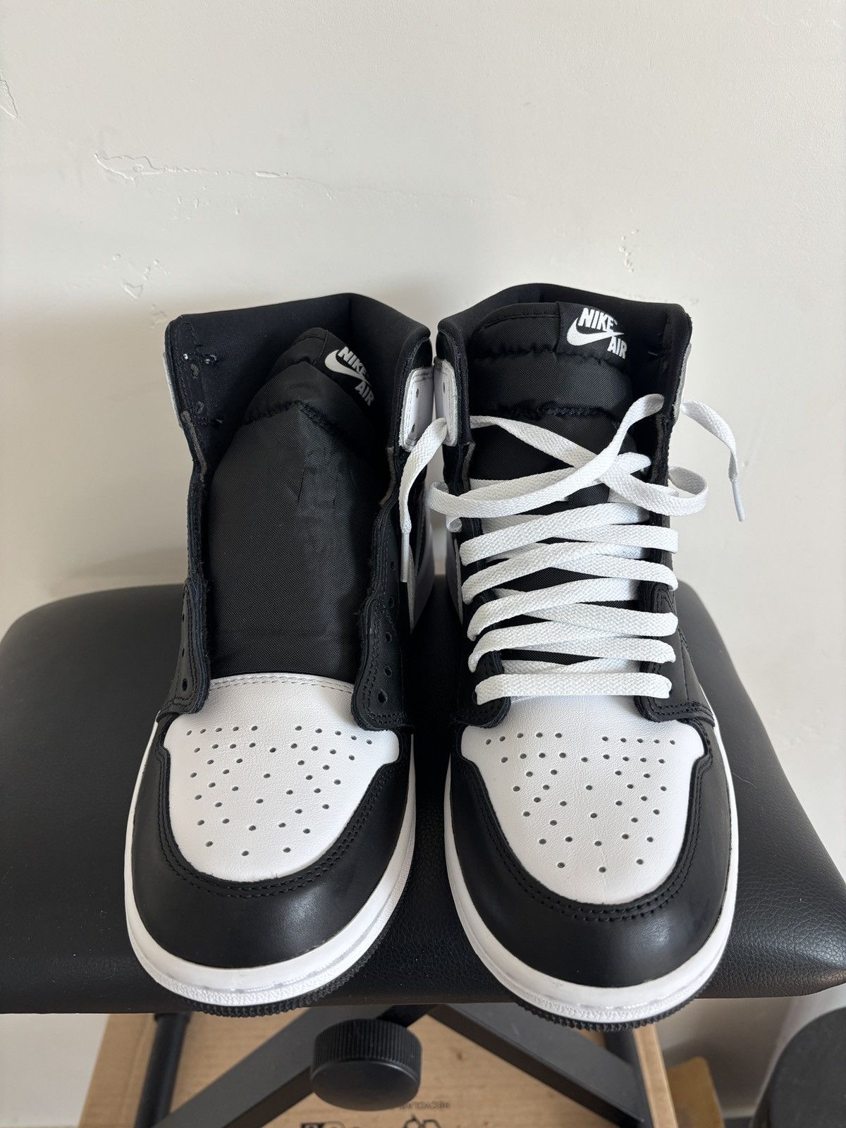Jordan Brand Jordan 1 High Black White 2024 Size US 9 / EU 42 - 2 Thumbnail