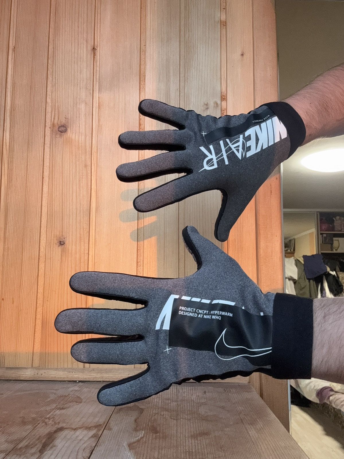 Nike Nike Air Sport Gloves Drill Y2K Style Hype Size ONE SIZE - 5 Thumbnail