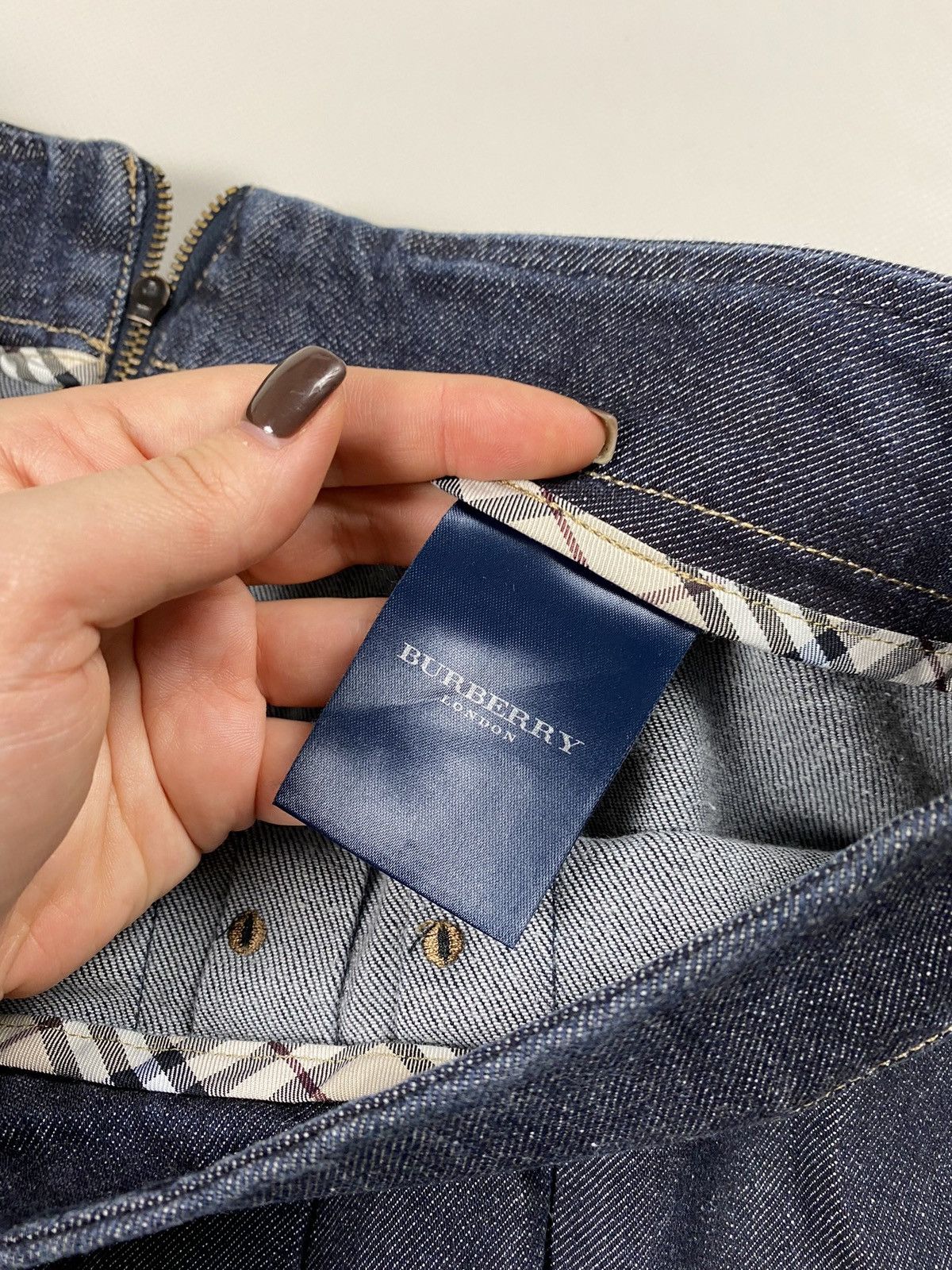Burberry × Vintage Burberry London vintage Y2K denim mini skirt size US 10 Size 32" / US 10 / IT 46 - 11 Thumbnail