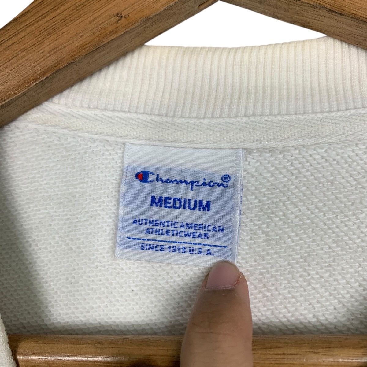 Champion CHAMPION Embroidery Center Logo White Sweatshirt #1579-C71 Size US M / EU 48-50 / 2 - 9 Thumbnail