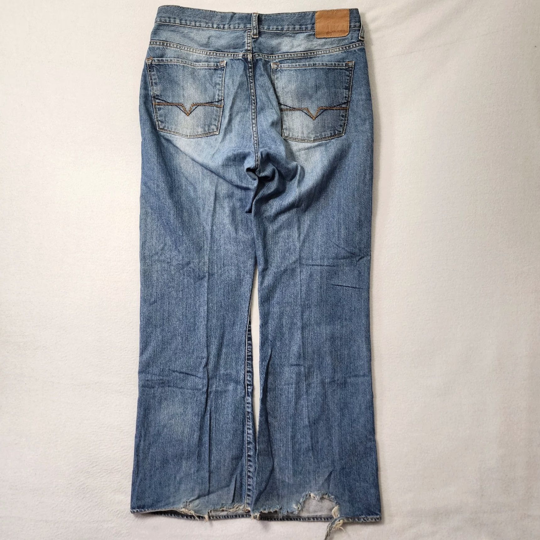Guess VINTAGE Guess Baggy Jeans Mens 36x32 Blue Fade Distressed Grunge Wide L eg Skater Mens Size US 36 / EU 52 - 2 Thumbnail