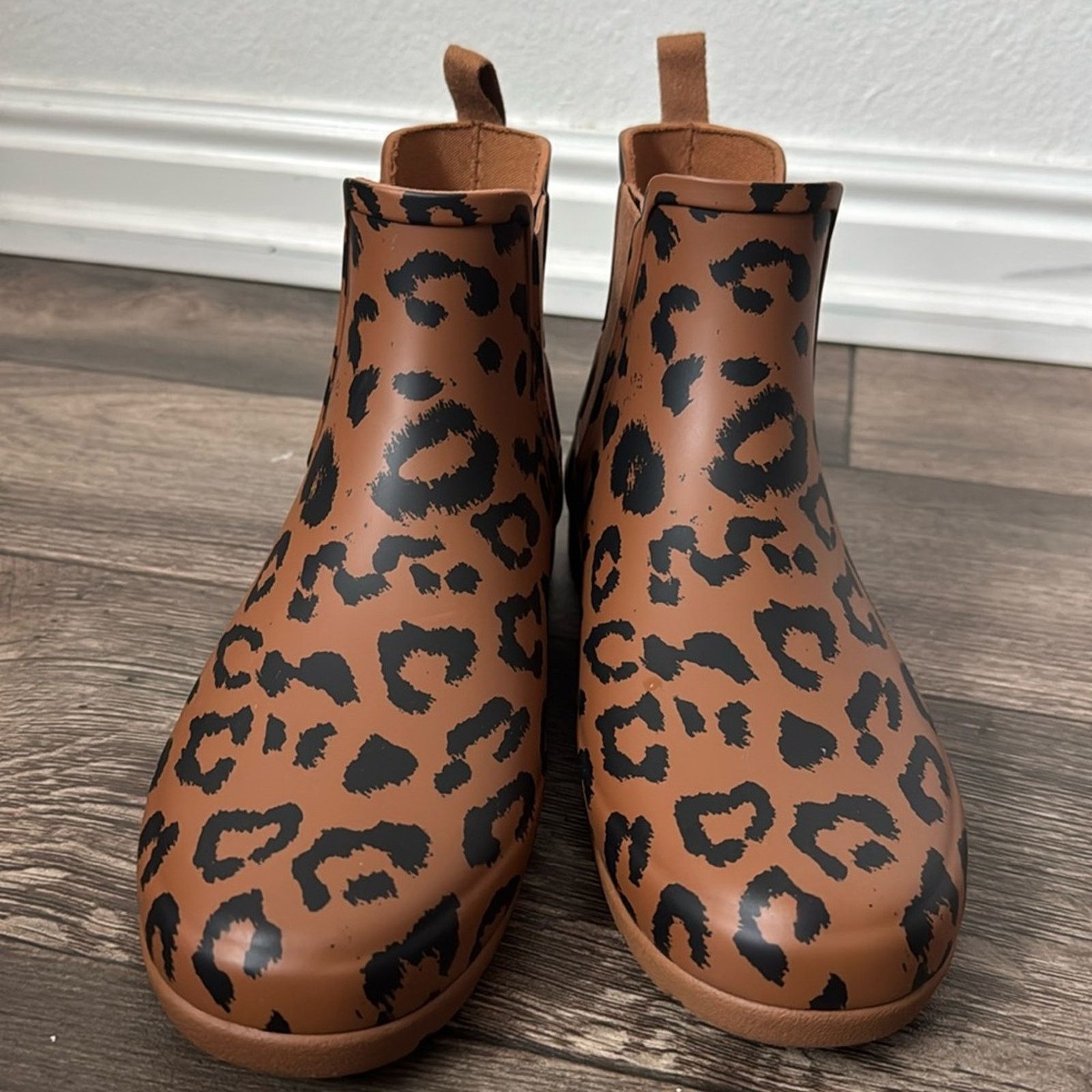 Hunter Original Chelsea Rain Boots in Leopard Print