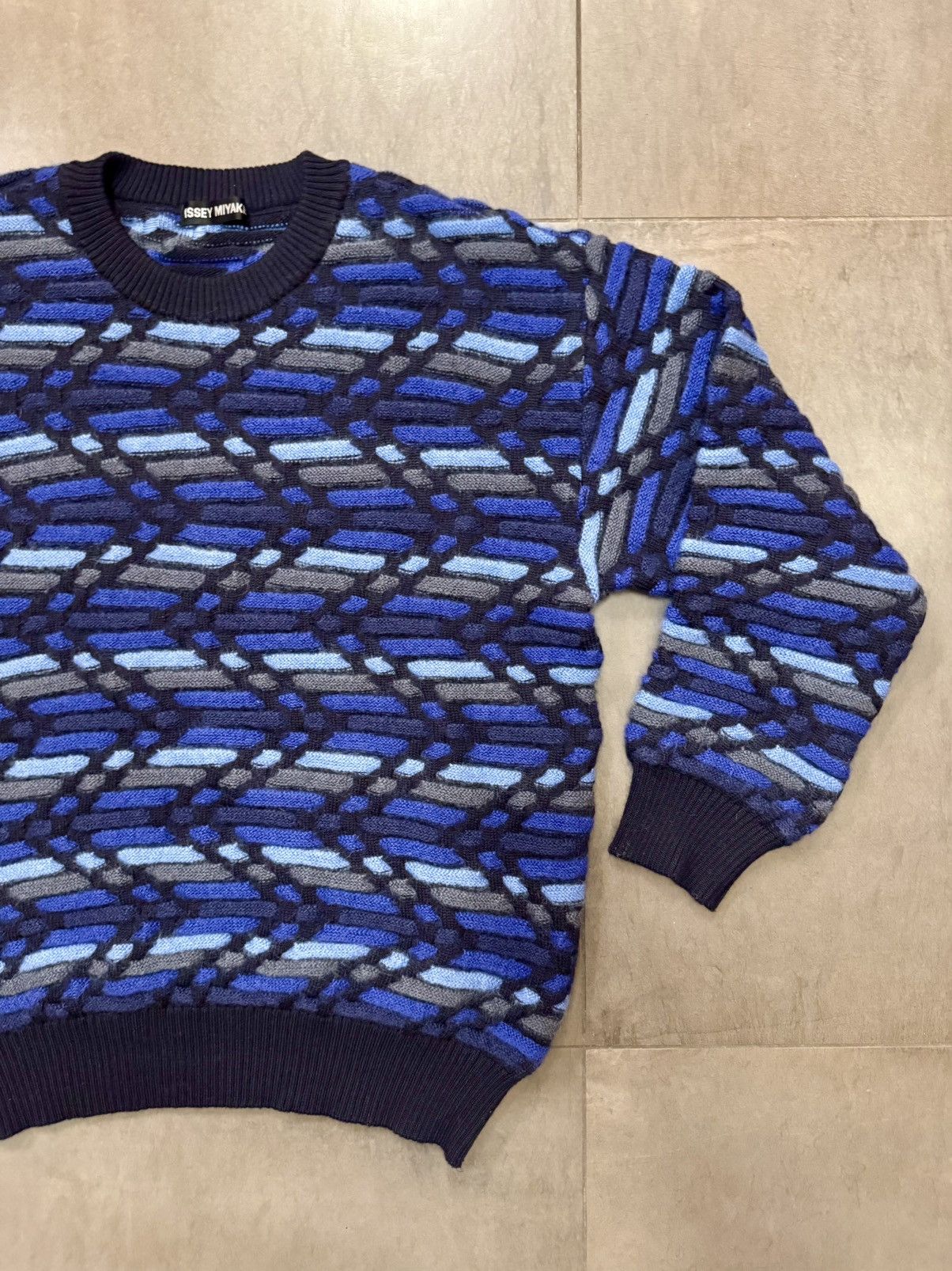 Issey Miyake Issey Miyake Vintage Blue Wool Relief Knit Sweater, Men’s M Size US M / EU 48-50 / 2 - 8 Thumbnail