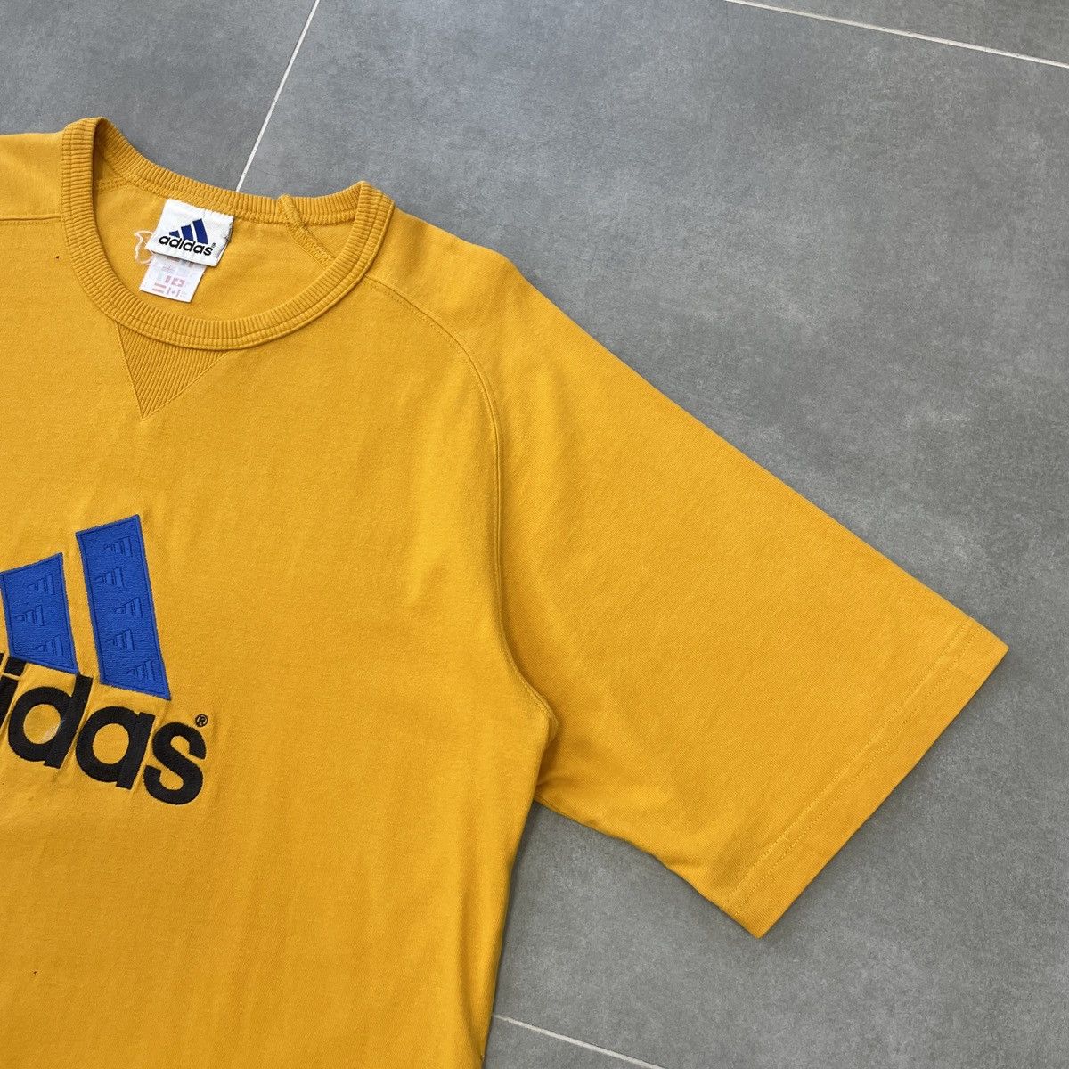 Adidas × Vintage Vintage Adidas T-Shirt Size M Size US M / EU 48-50 / 2 - 13 Thumbnail