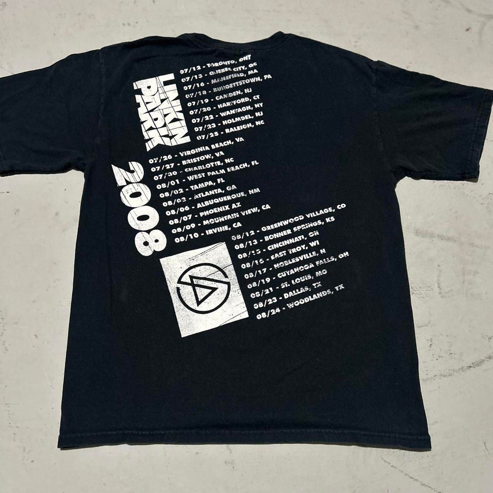 Hanes **Black and White Linkin Park Minutes To Midnight Tour Shirt Size US M / EU 48-50 / 2 - 4 Thumbnail