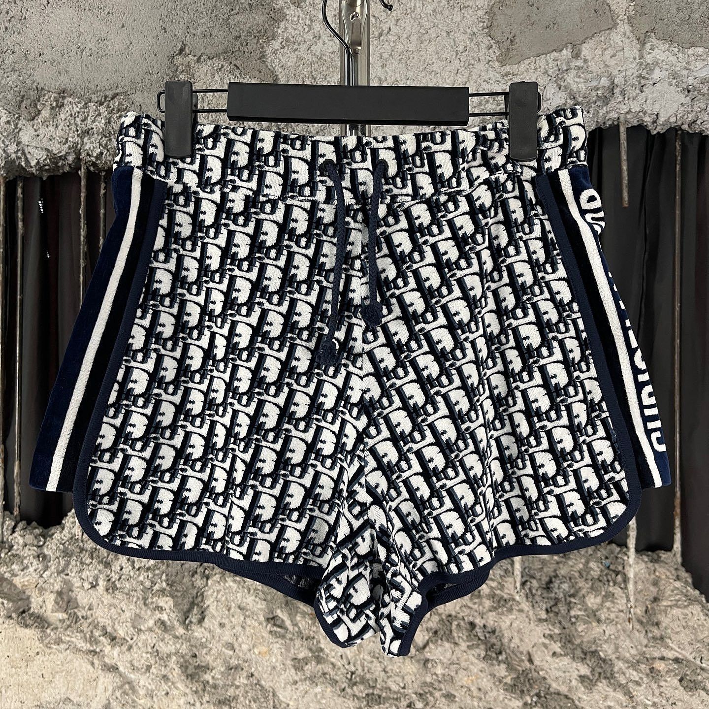 Dior Dior Oblique Jacquard Shorts Size M Size 28" / US 6 / IT 42 - 1 Thumbnail