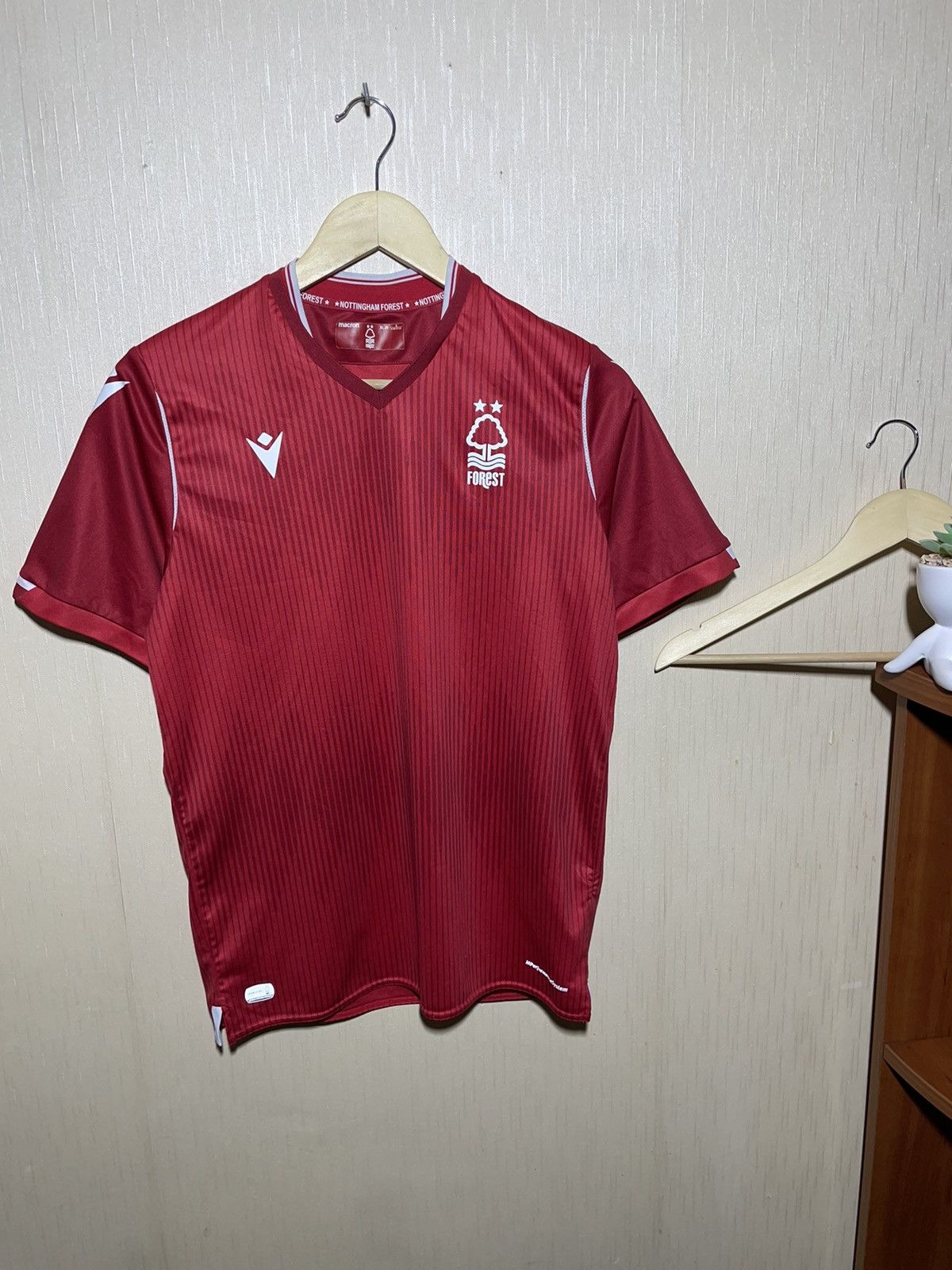 Vintage Macron Nottingham Forest soccer jersey Size US S / EU 44-46 / 1 - 1 Thumbnail