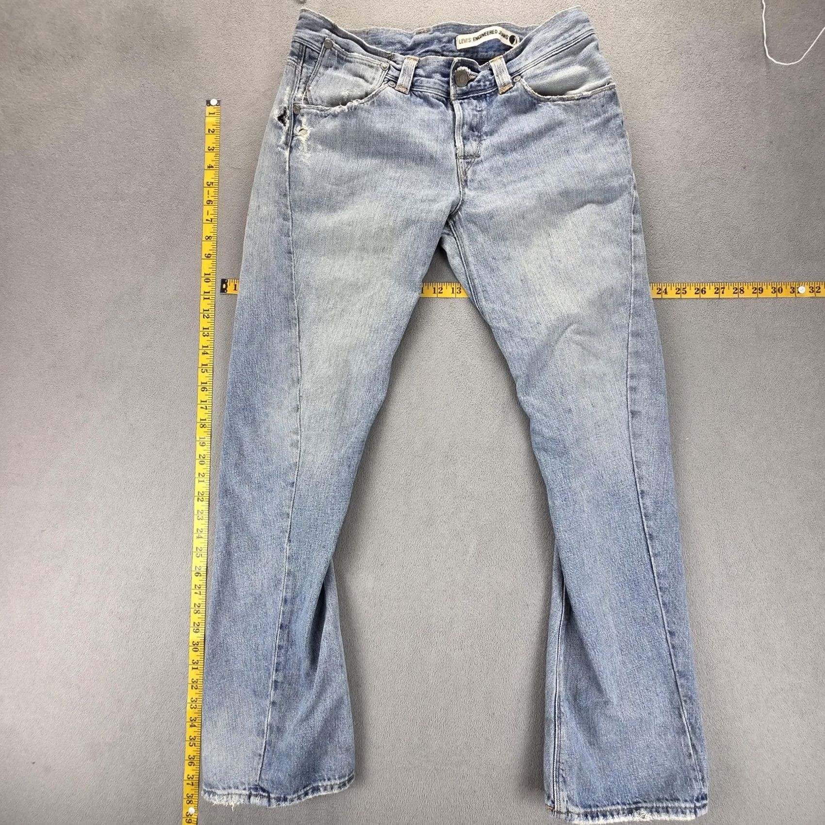 Levi's VINTAGE Levis Engineered Jeans Womens Blue Twisted Straight Leg Hole Fits 30x32 Size 30" / US 8 / IT 44 - 2 Thumbnail