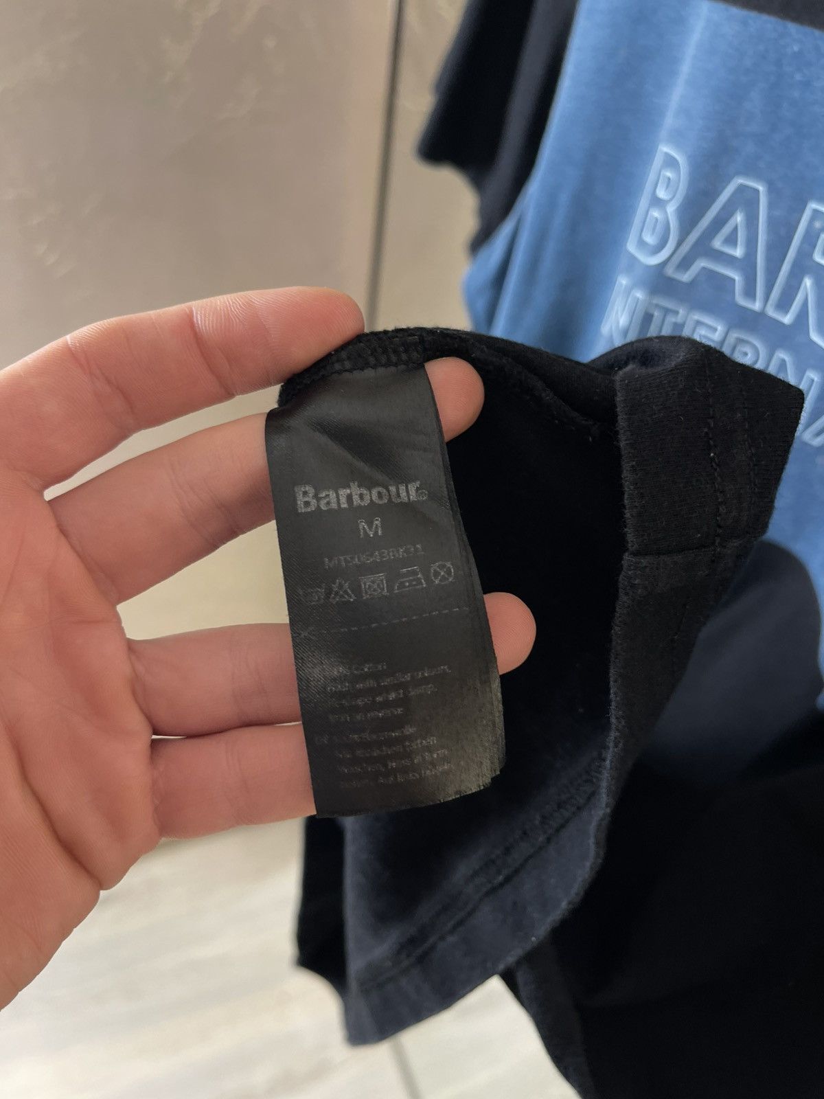 Barbour Barbour International Block Logo Tee Tailored Fit Black Blue Size US M / EU 48-50 / 2 - 7 Thumbnail