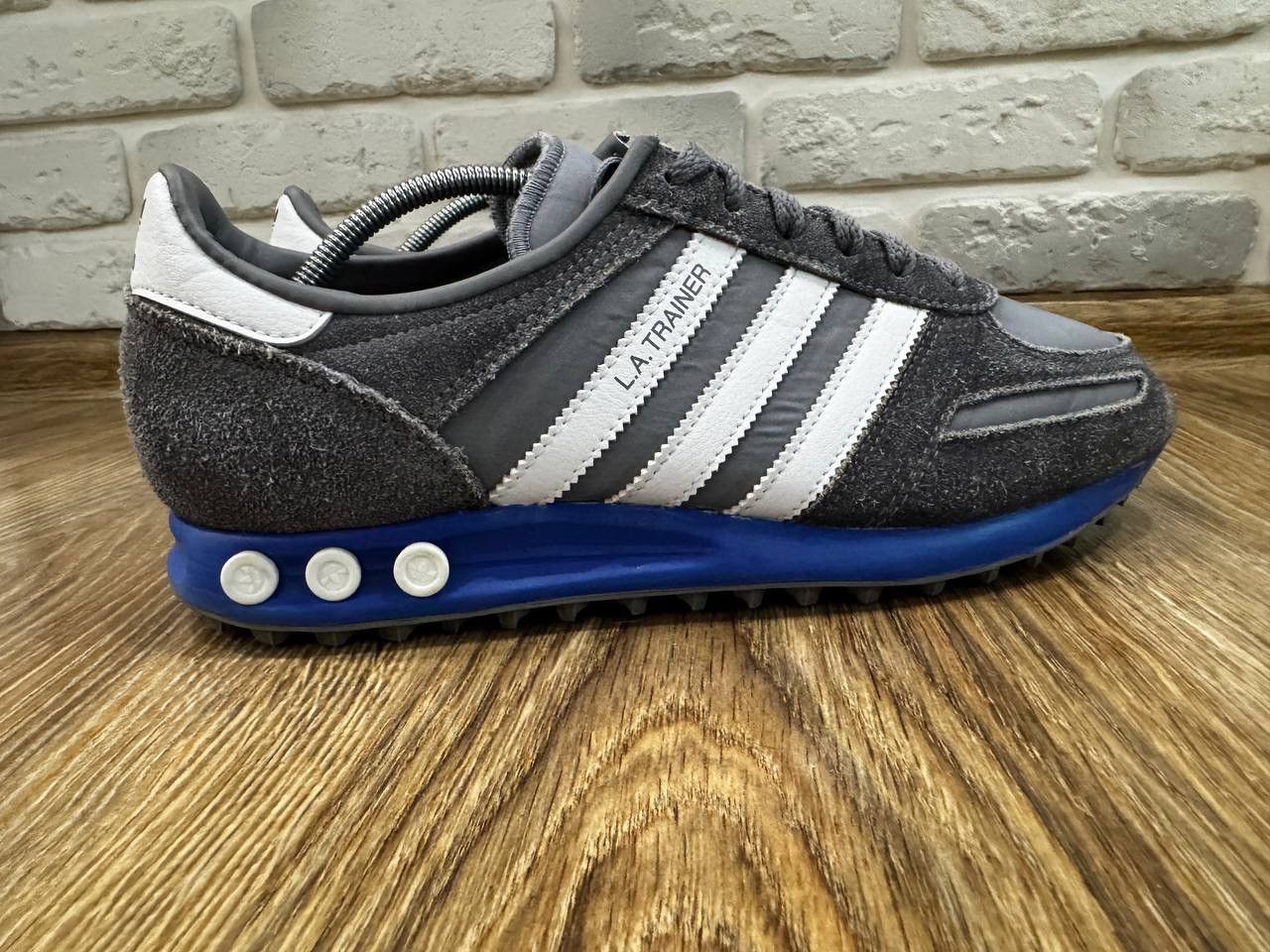 Adidas Adidas La Trainer Retro Sneakers Grey Trainers Size US 9.5 / EU 42-43 - 6 Thumbnail