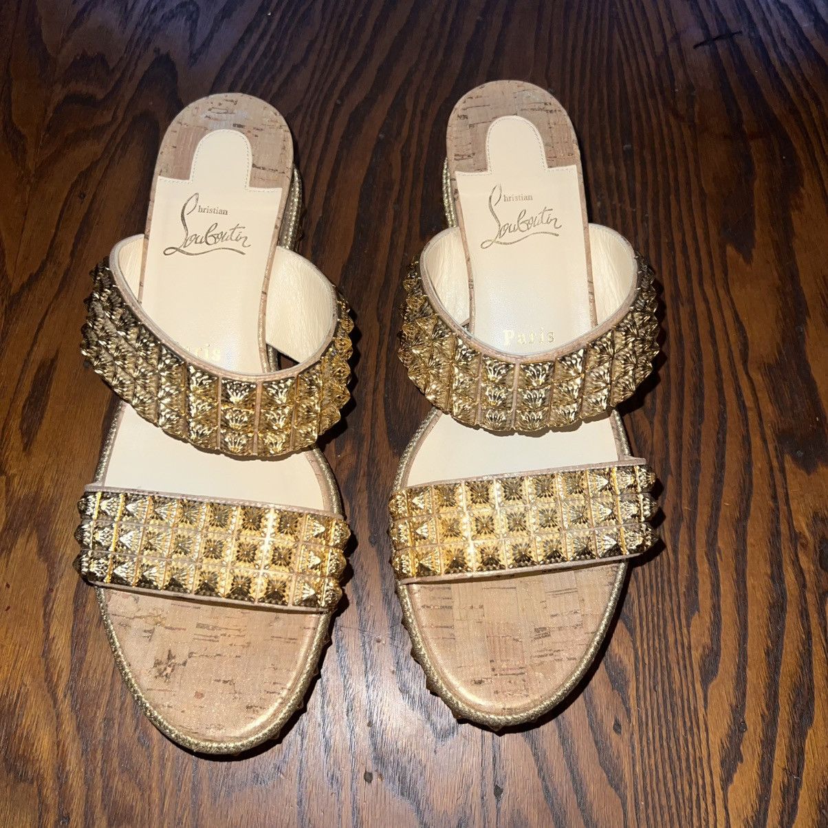 Christian Louboutin Christian Louboutin Myriadiam flat sandals in a gold Size US 9 / IT 39 - 1 Thumbnail