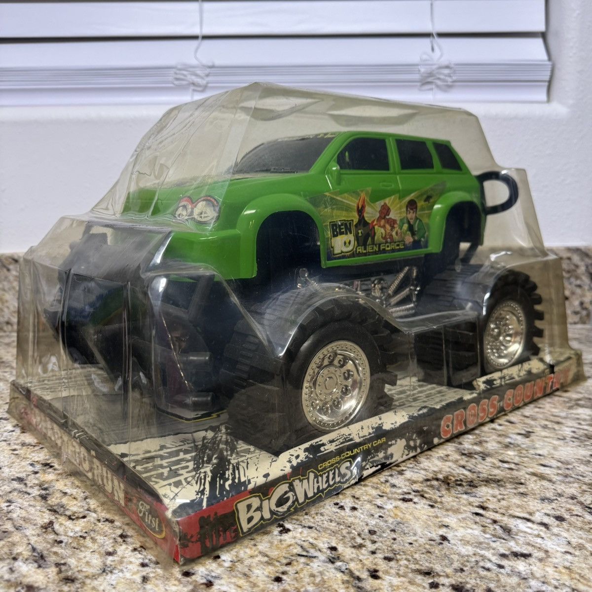 Cartoon Network × Vintage Ben 10 Alien Force Big Wheel Cross-Country Car Monster Truck Size ONE SIZE - 1 Thumbnail