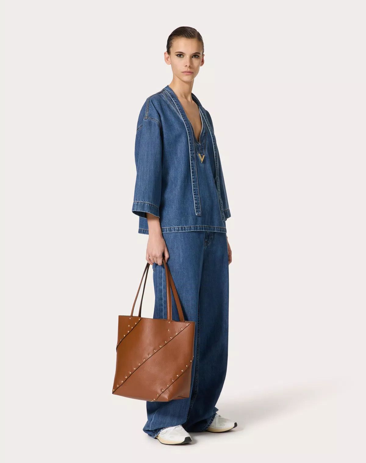 Valentino oc11z0725 Size:OS/ Wispy Shopping Bag In Calfskin in Brown Size ONE SIZE - 7 Thumbnail