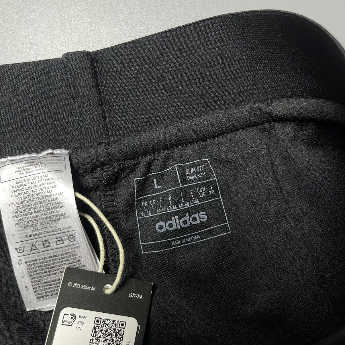 Vintage NWT BAYERN ADIDAS 2023/2024 WOMENS TRAINING TRACK PANTS Size 34" / US 12 / IT 48 - 5 Thumbnail