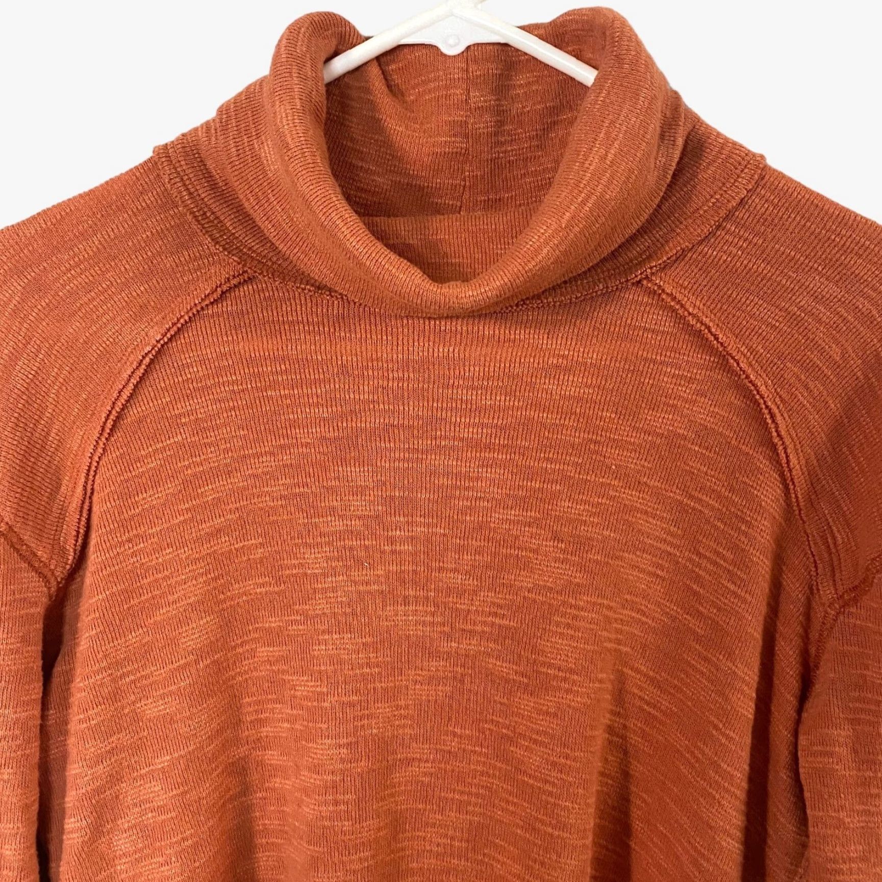 Free People We The Free Sienna Split Back Orange Turtleneck Womens Small Long Sleeve Blouse Size S / US 4 / IT 40 - 5 Thumbnail