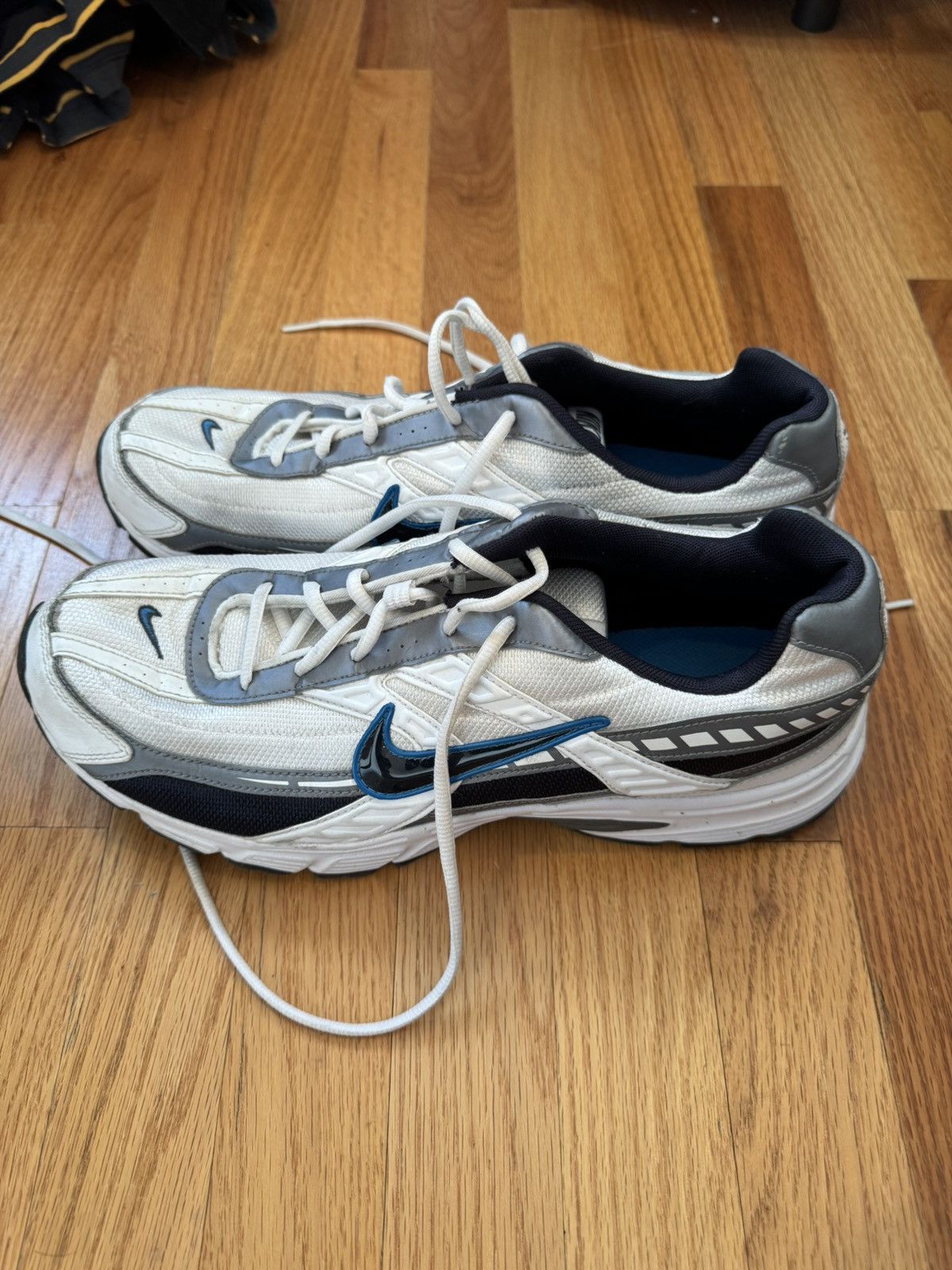 Nike Nike Initiator Men's Running Shoe size 12.5 Size US 12.5 / EU 45-46 - 2 Thumbnail
