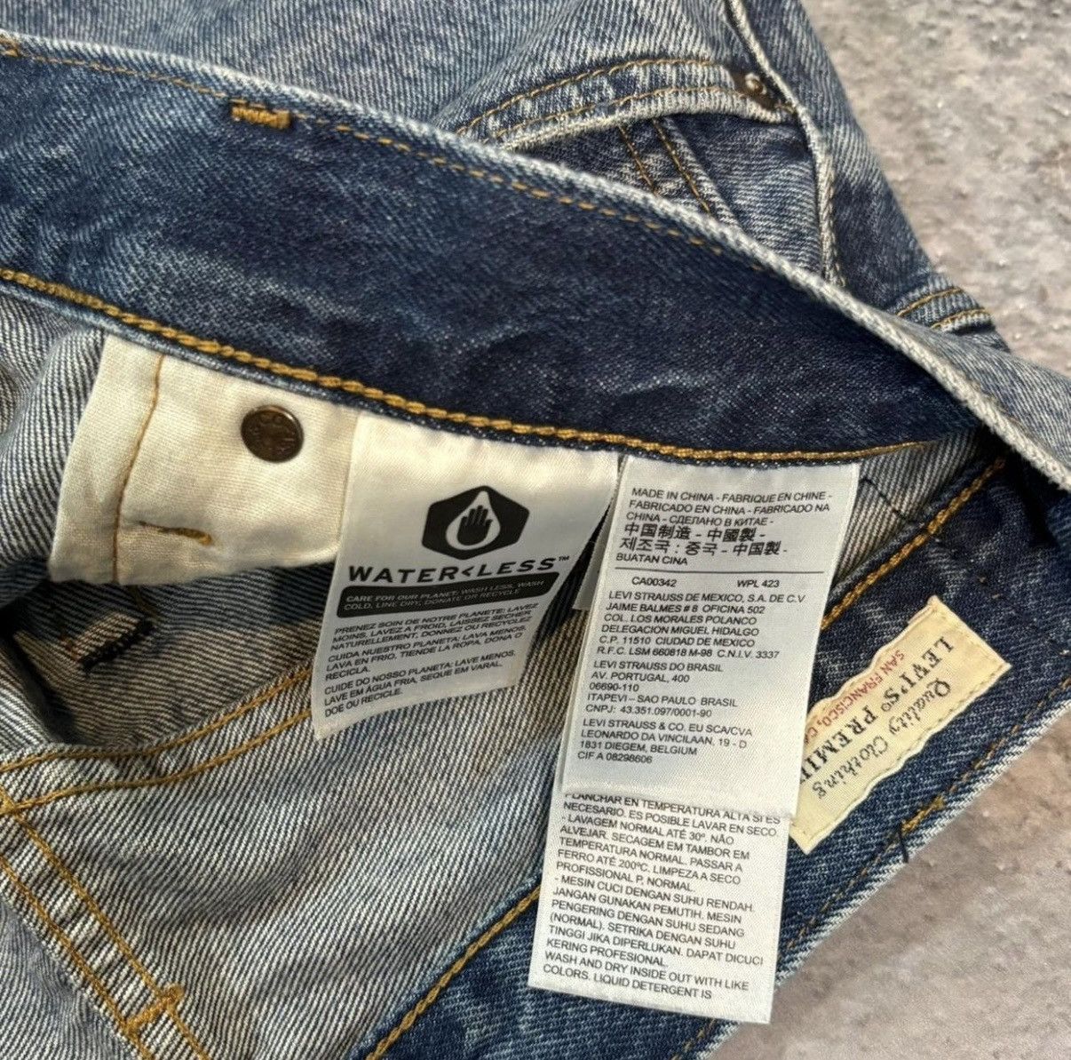 Levi's Levis 501 Jeans Mens 28X26 Selvedge Premium Big E Button Fly Size 28" / US 6 / IT 42 - 7 Thumbnail