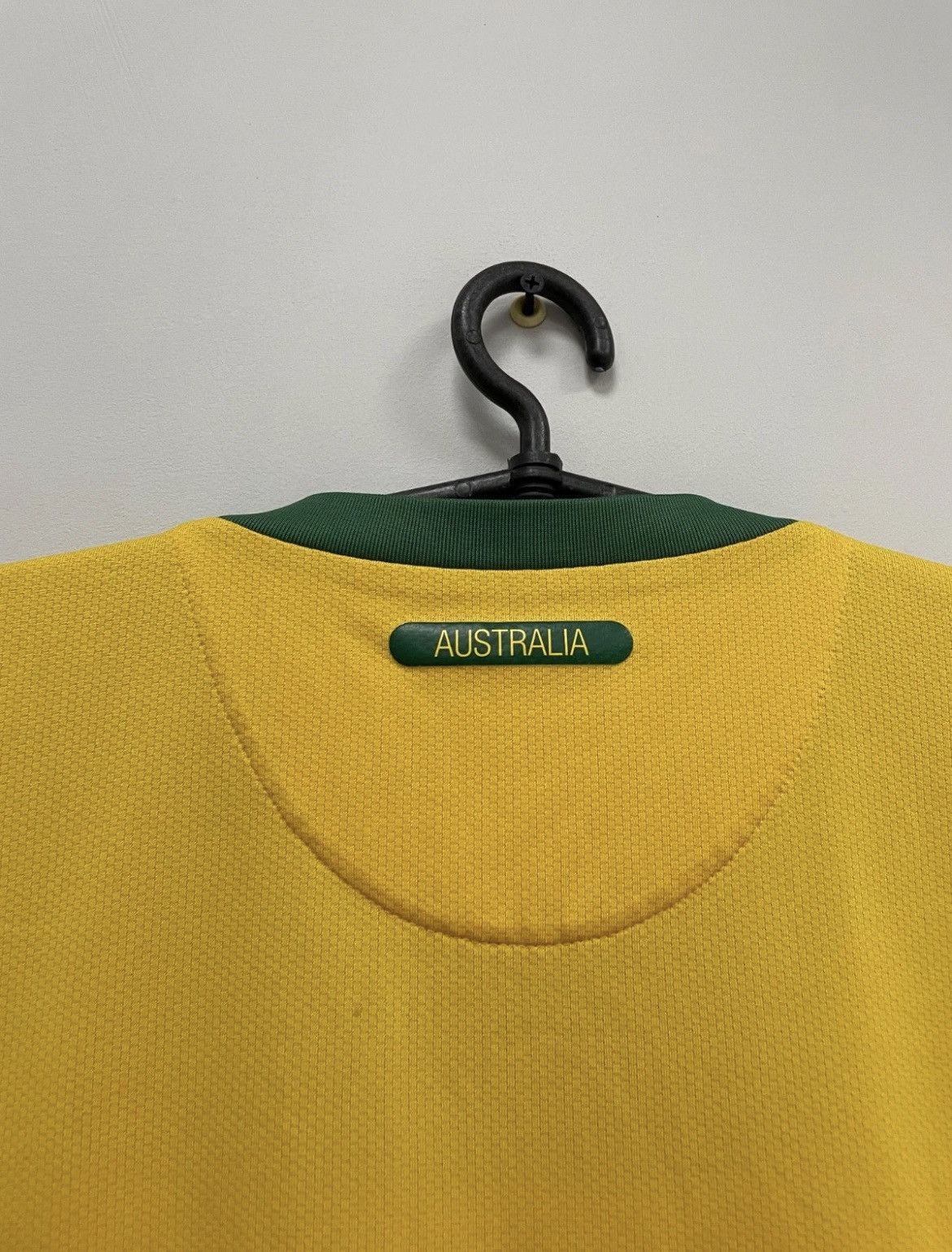 Nike Australia 2010/2012 Home Football Shirt Soccer Jersey Nike Size US XXL / EU 58 / 5 - 7 Thumbnail