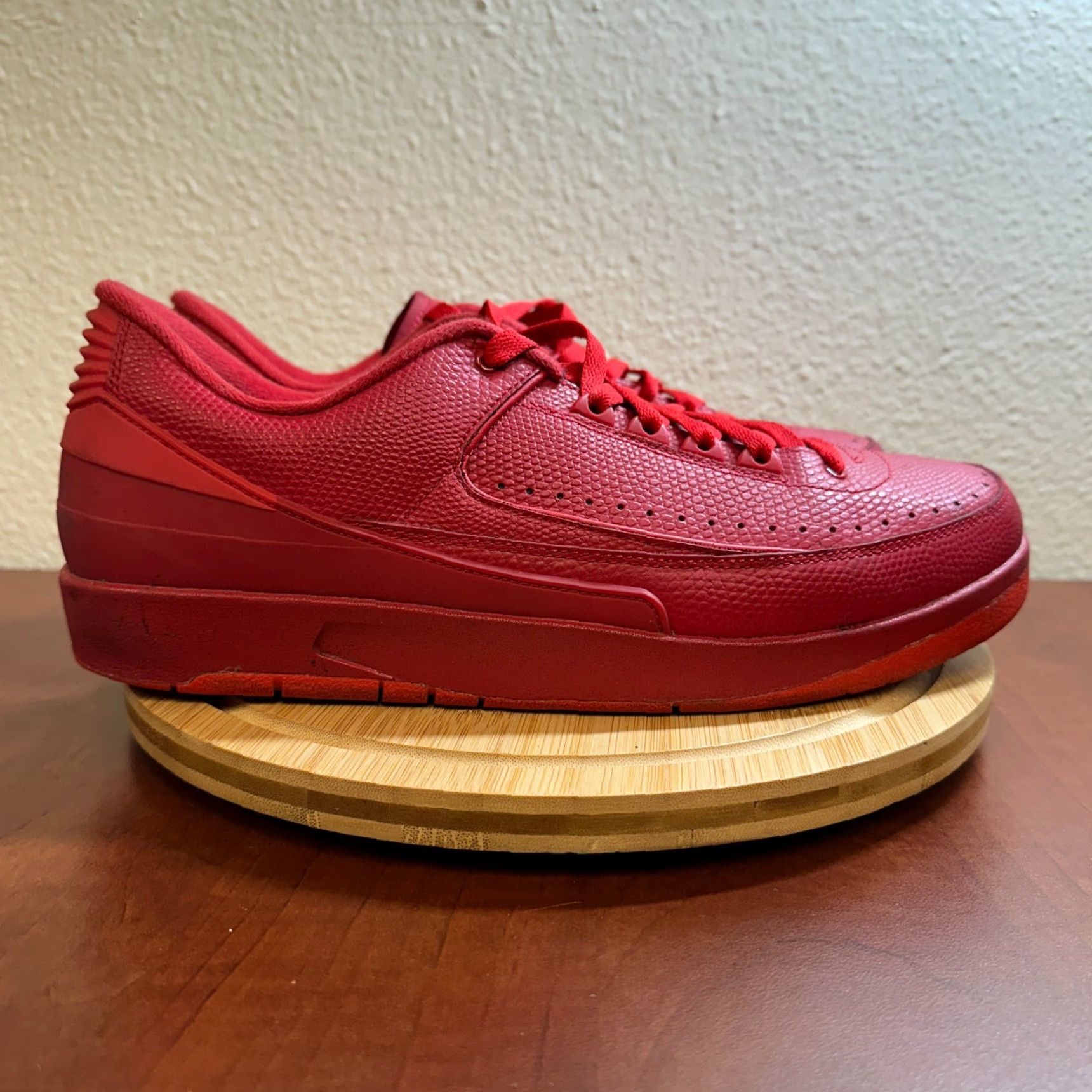 Jordan Brand VINTAGE Jordan 2 Retro Shoes Mens 12 Red Leather Low Top Gym Basketball 832819-606 Size US L / EU 52-54 / 3 - 6 Thumbnail