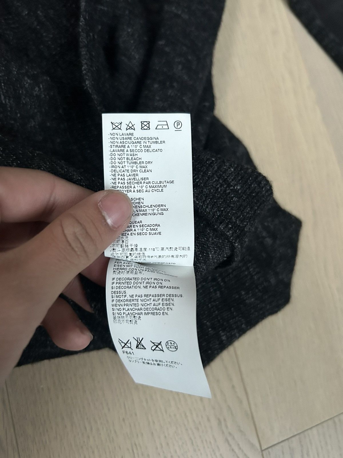 Maison Margiela Maison Margiela Black V Neck Wool Sweater Size US M / EU 48-50 / 2 - 9 Thumbnail
