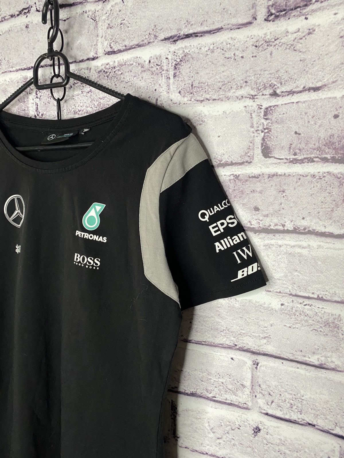 Hugo Boss × Mercedes-Benz Mens Vintage Mercedes AMG Petronas Formula One Team T Shirt Size US S / EU 44-46 / 1 - 2 Thumbnail