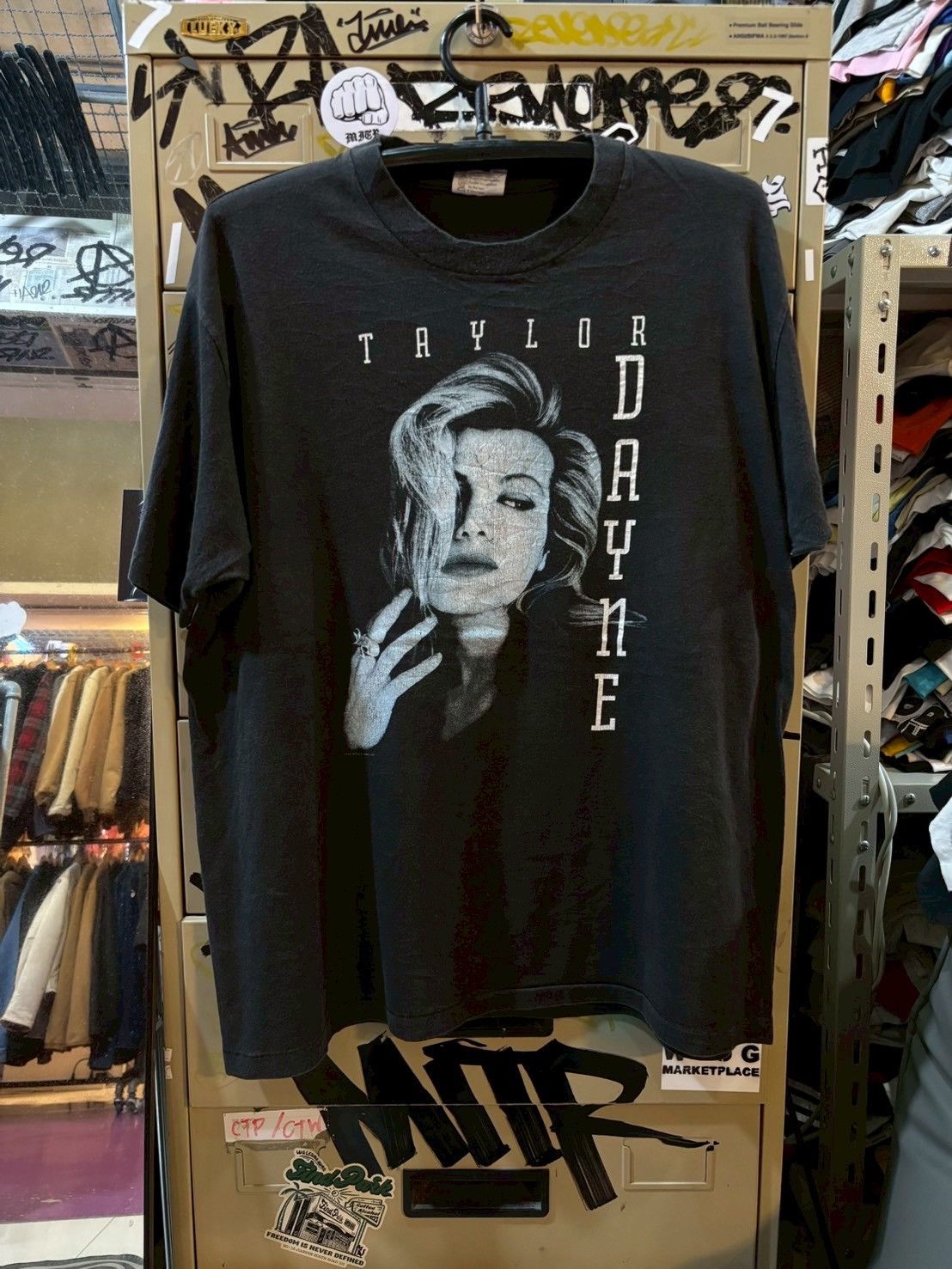 Band Tees Taylor dayne vintage tee Size US XL / EU 56 / 4 - 1 Thumbnail