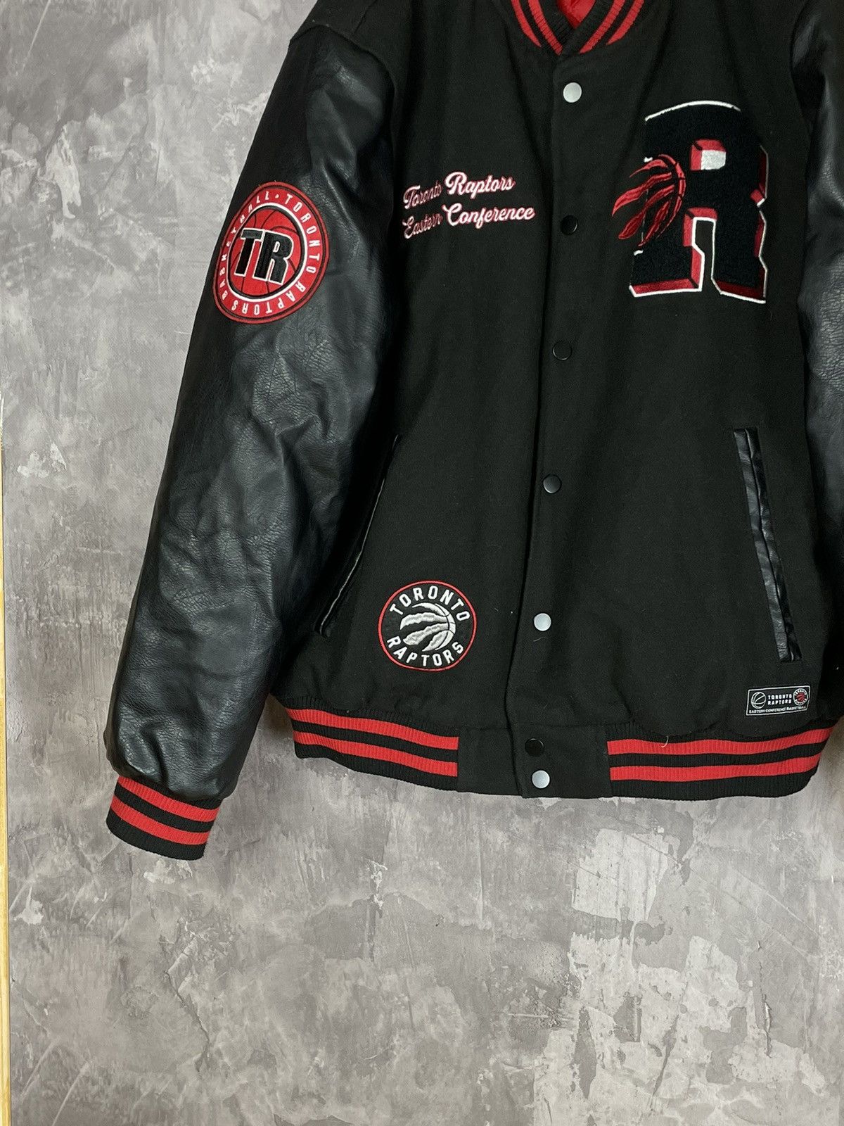 NBA × Vintage Vintage Toronto Raptors Bomber Jacket Racing Style Y2K Size US L / EU 52-54 / 3 - 5 Thumbnail