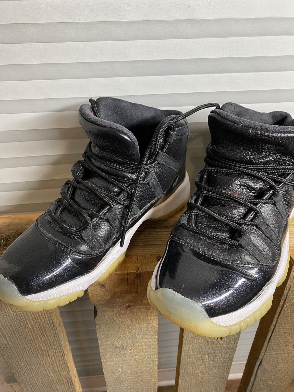 Jordan Brand Black and white Jordan sports shoes Size US 5.5 / EU 38 - 8 Thumbnail